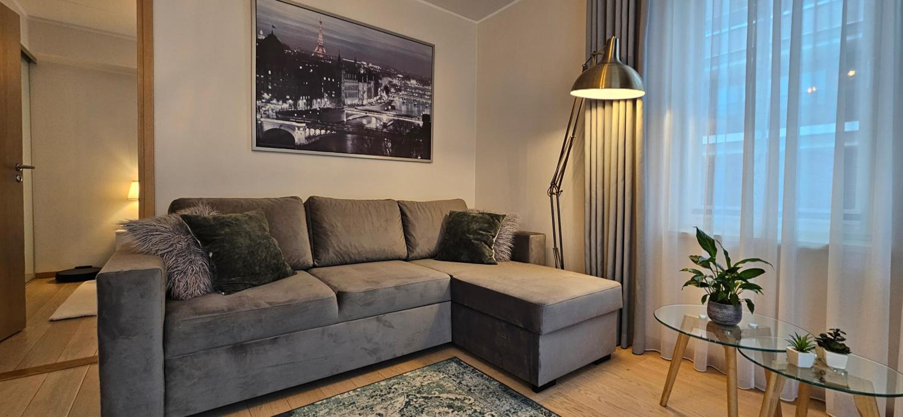 Apartment with Balcony - Photo 17