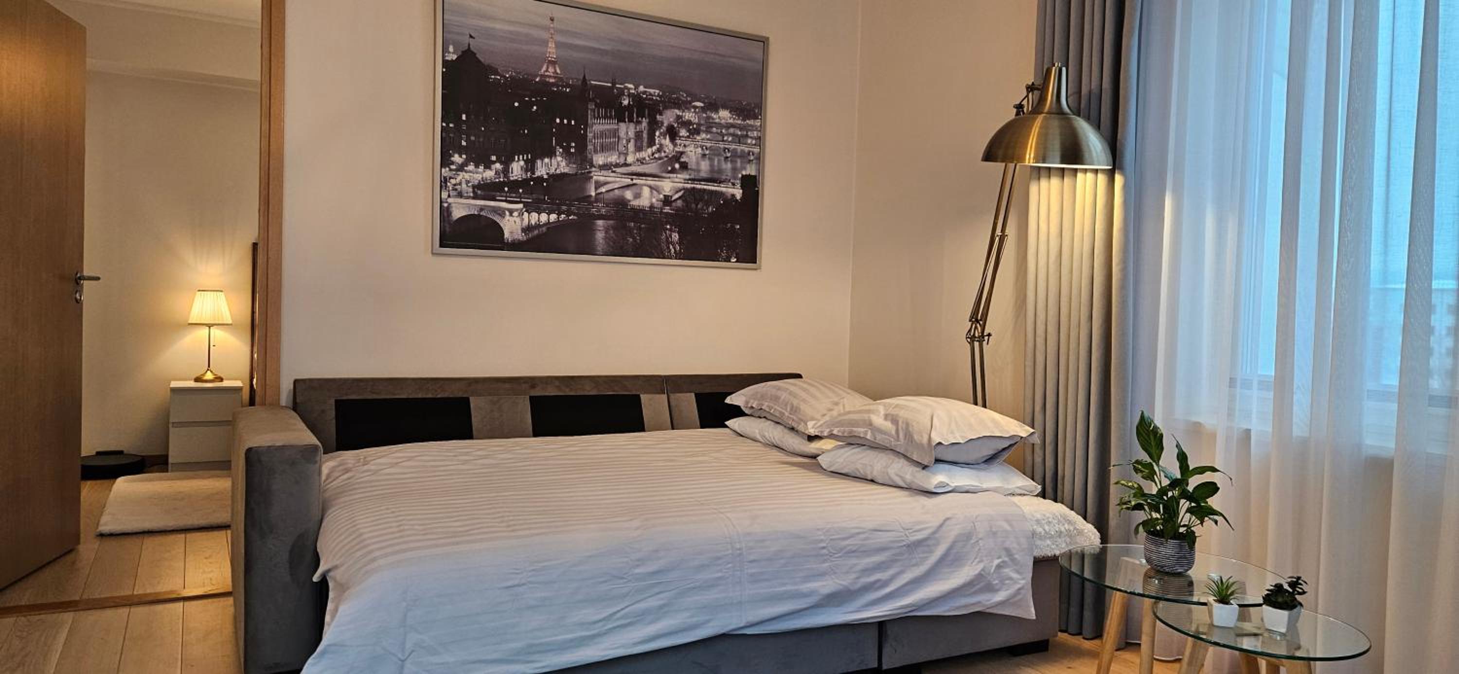 Apartment with Balcony - Photo 20