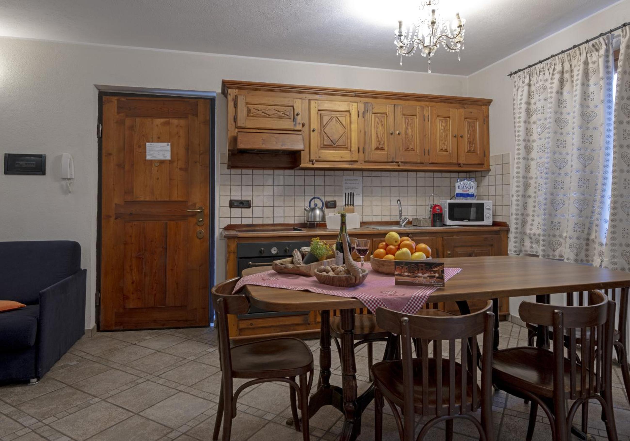 Two-Bedroom Apartment (6 Adults) photo 2