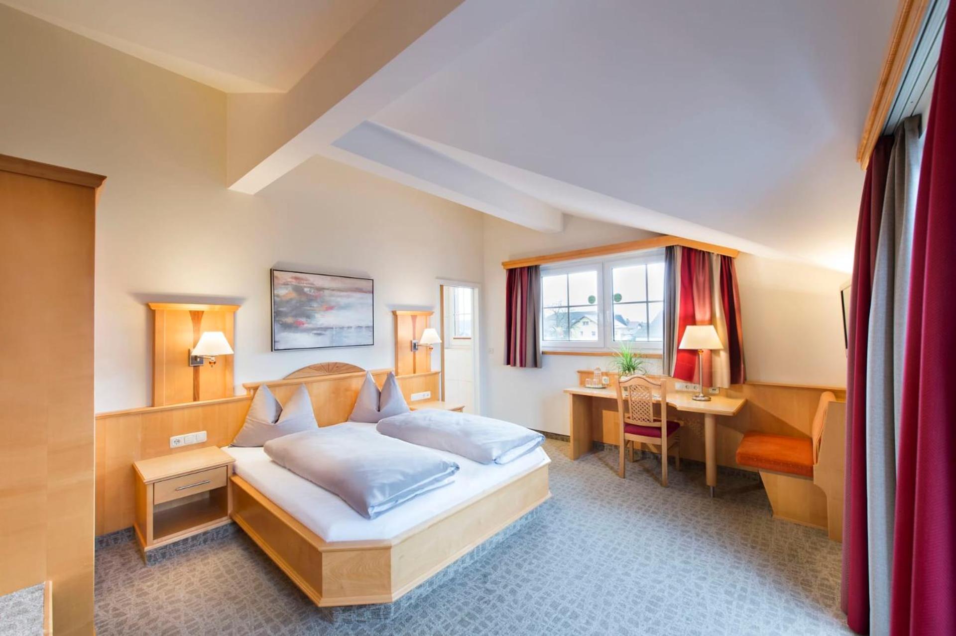 Double Room (1 Adult)