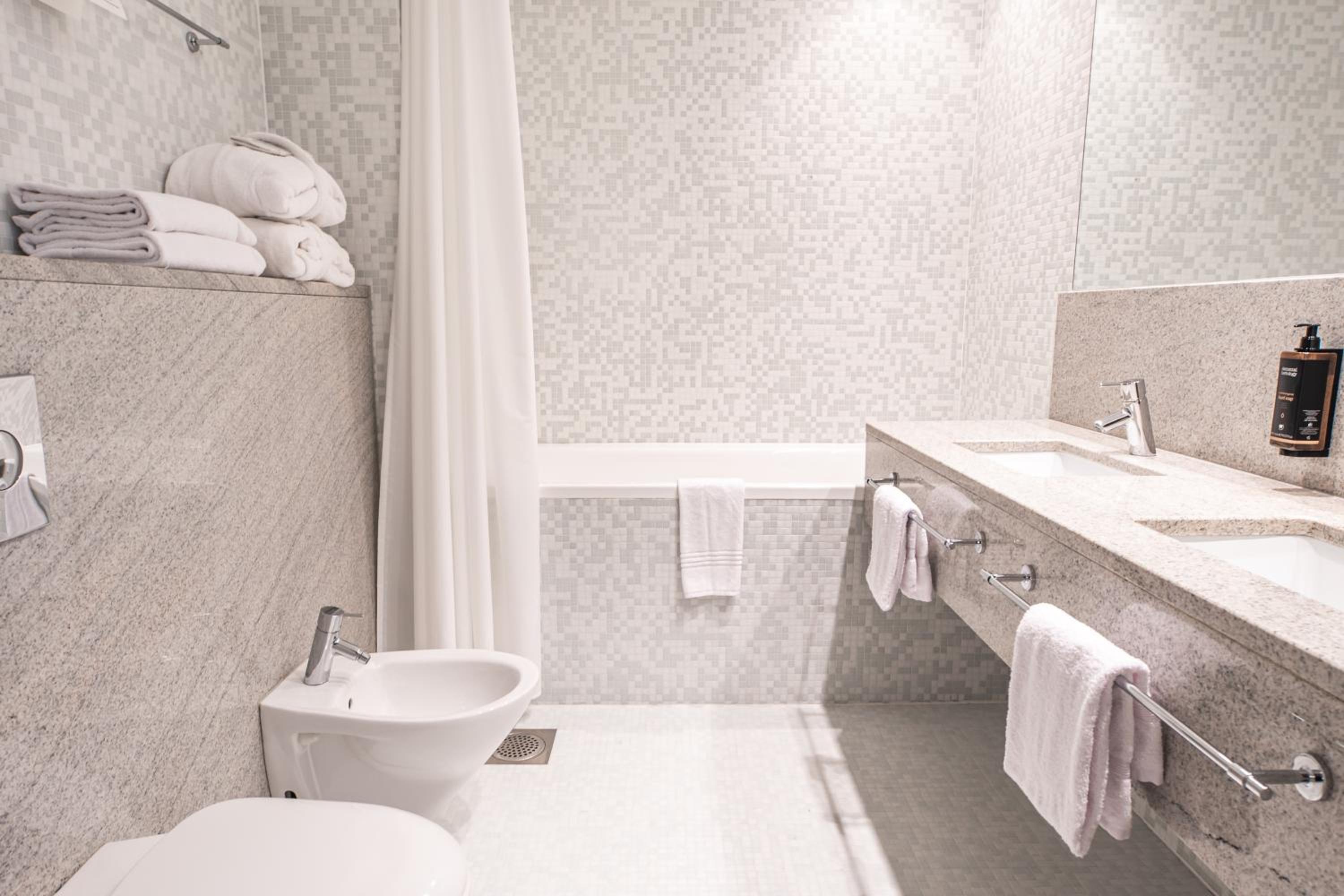 Junior Suite - Photo 6