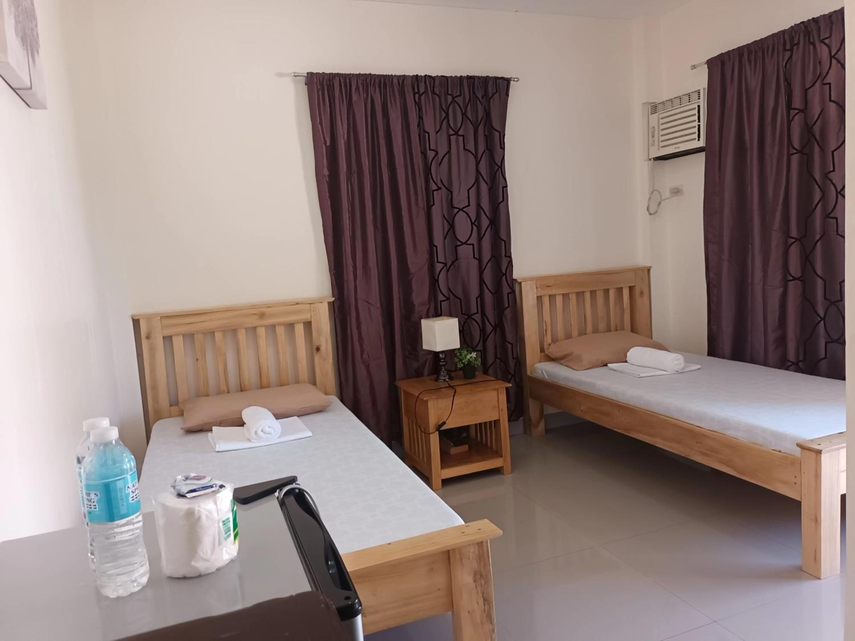 Double or Twin Room with Private Bathroom - Photo 5
