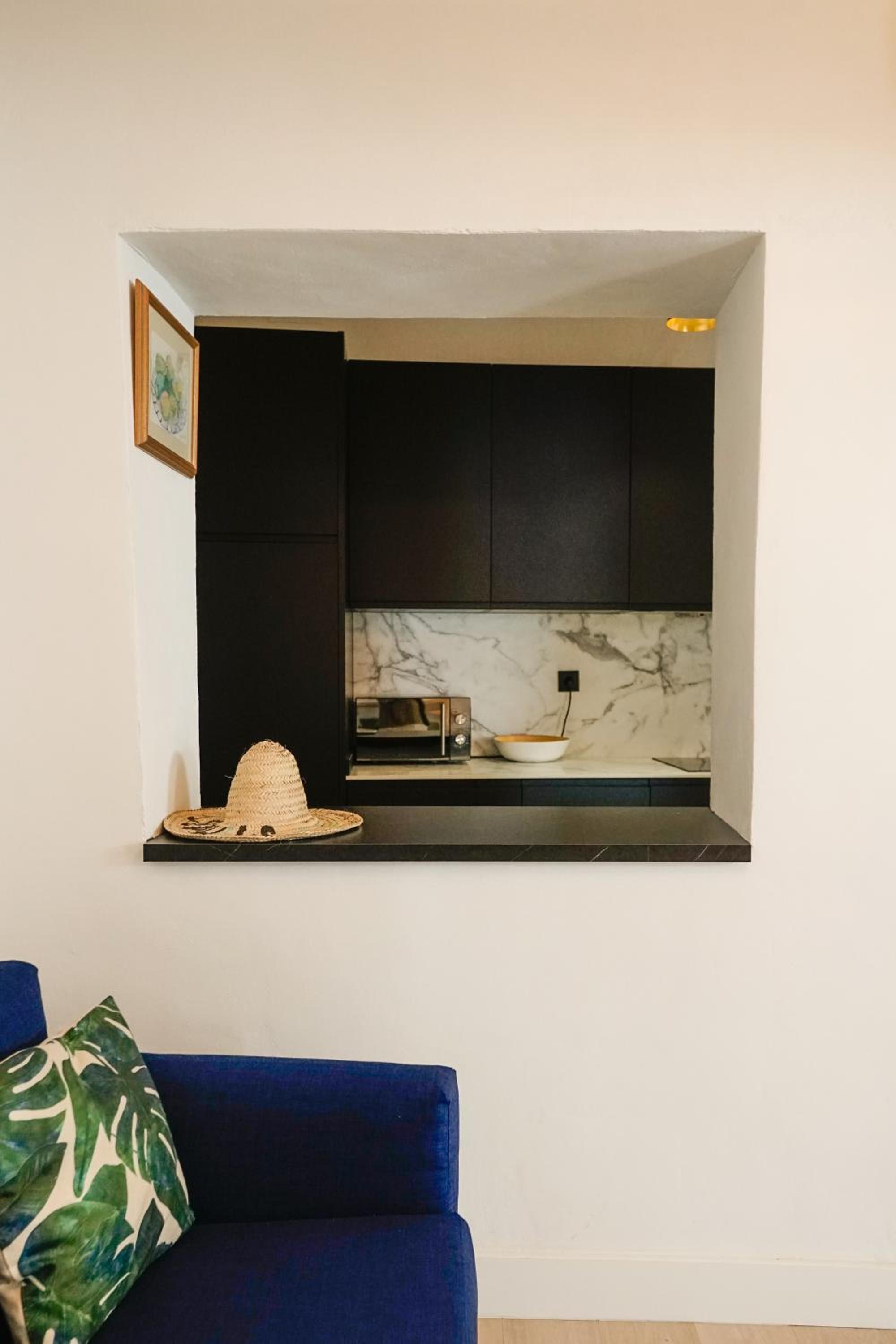 One-Bedroom Apartment - Photo 4