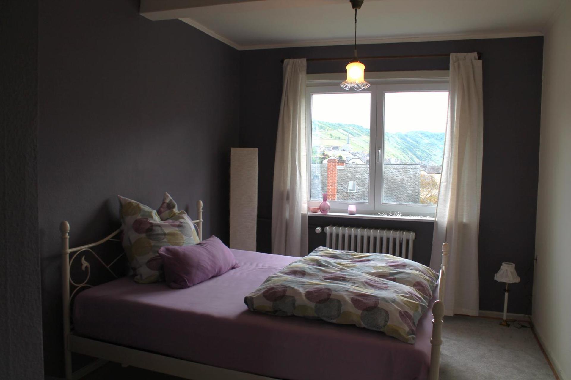 Six-Bedroom House photo 2