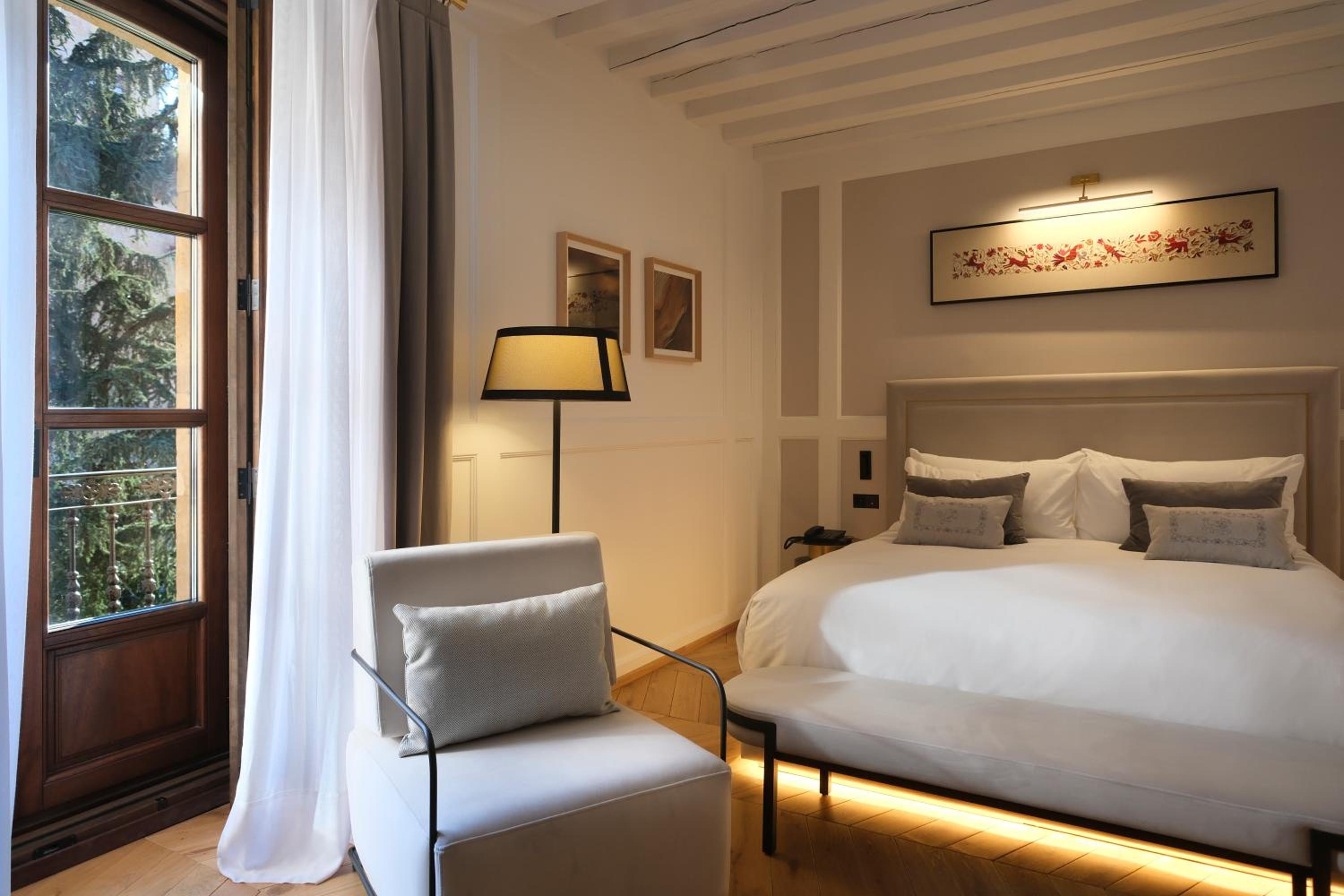Habitación Doble de Lujo con Balcón Habitación Doble de Lujo con Balcón