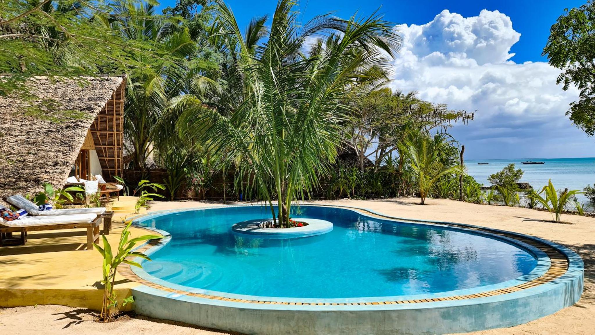 Ocean Front Bungalow - Photo 13