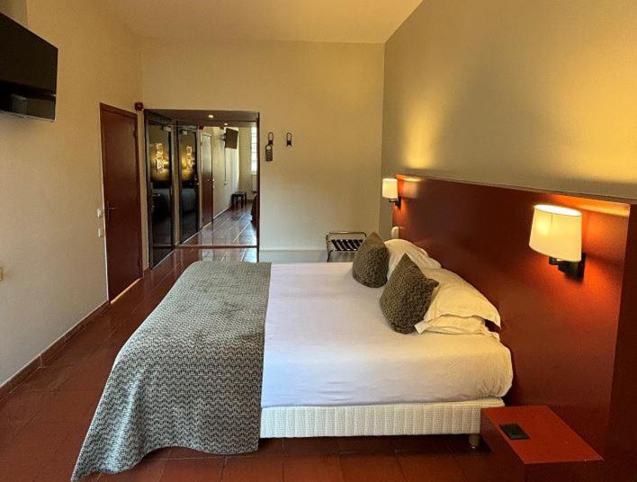 Standard Double Room - Photo 4