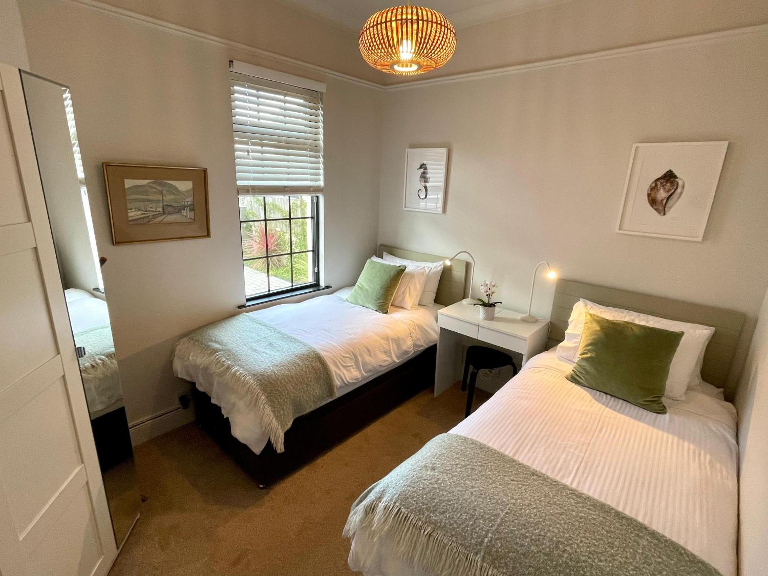Three-Bedroom House photo 3