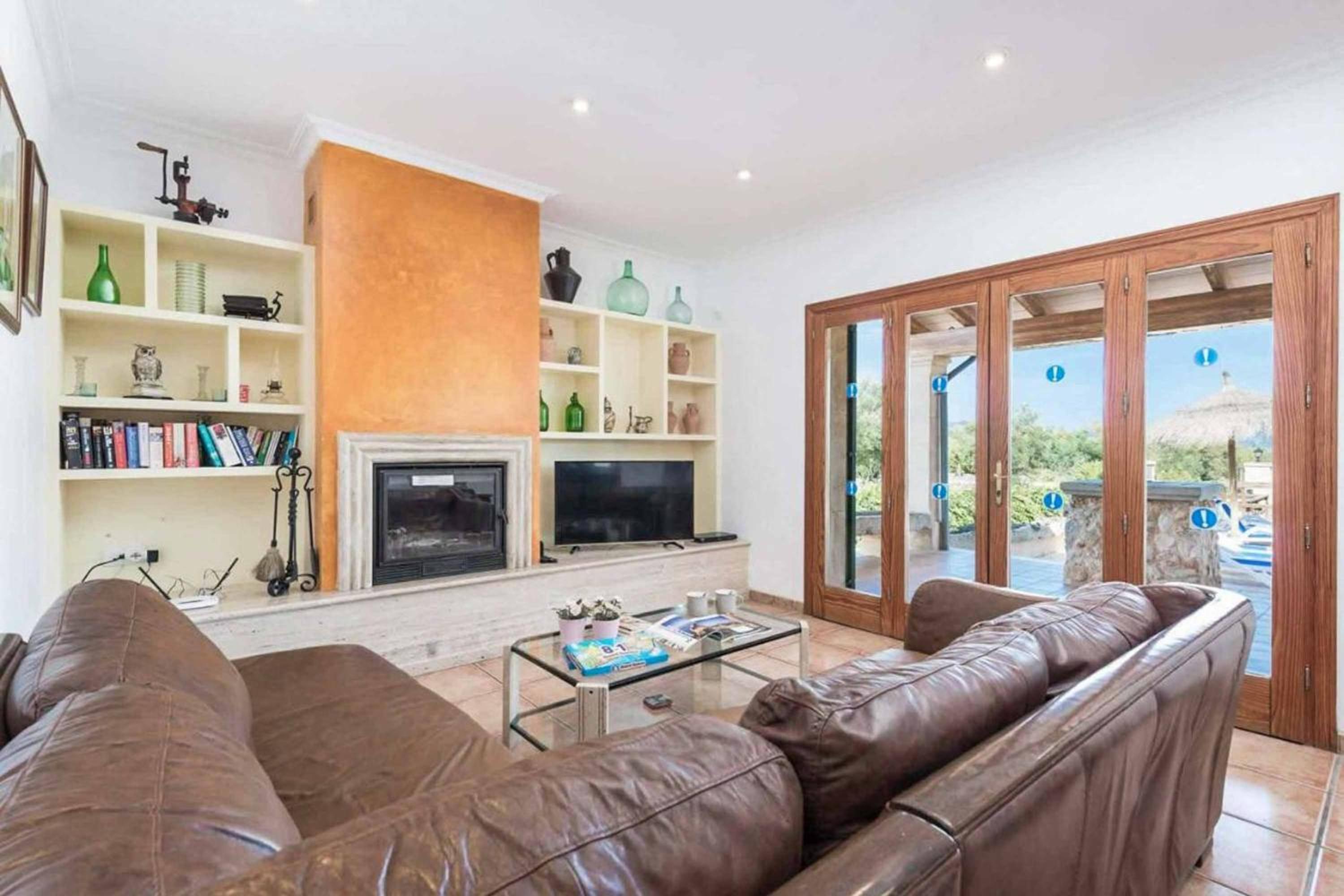 Villa photo 3