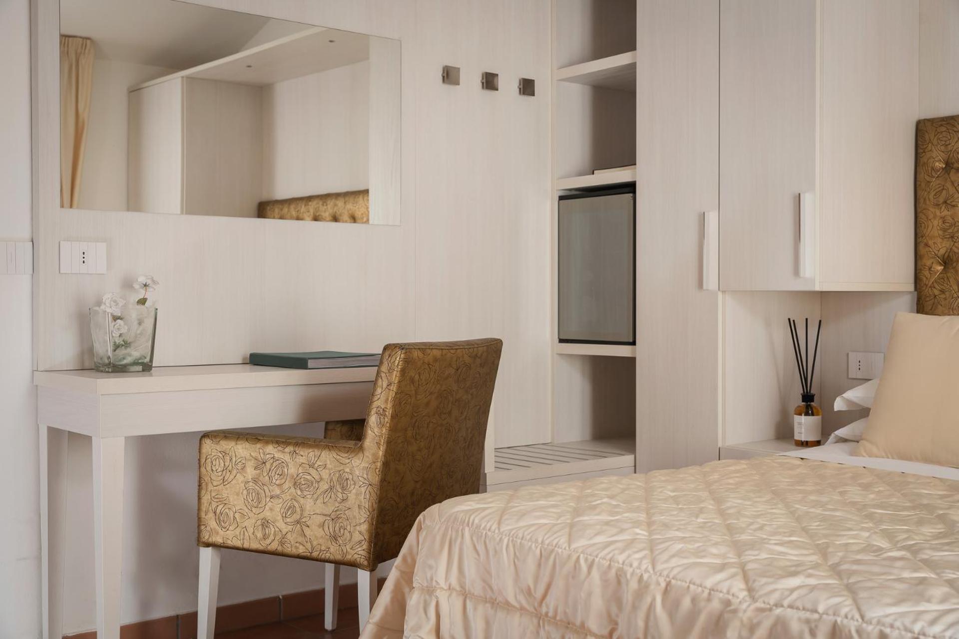 Double Loft Room - Photo 3