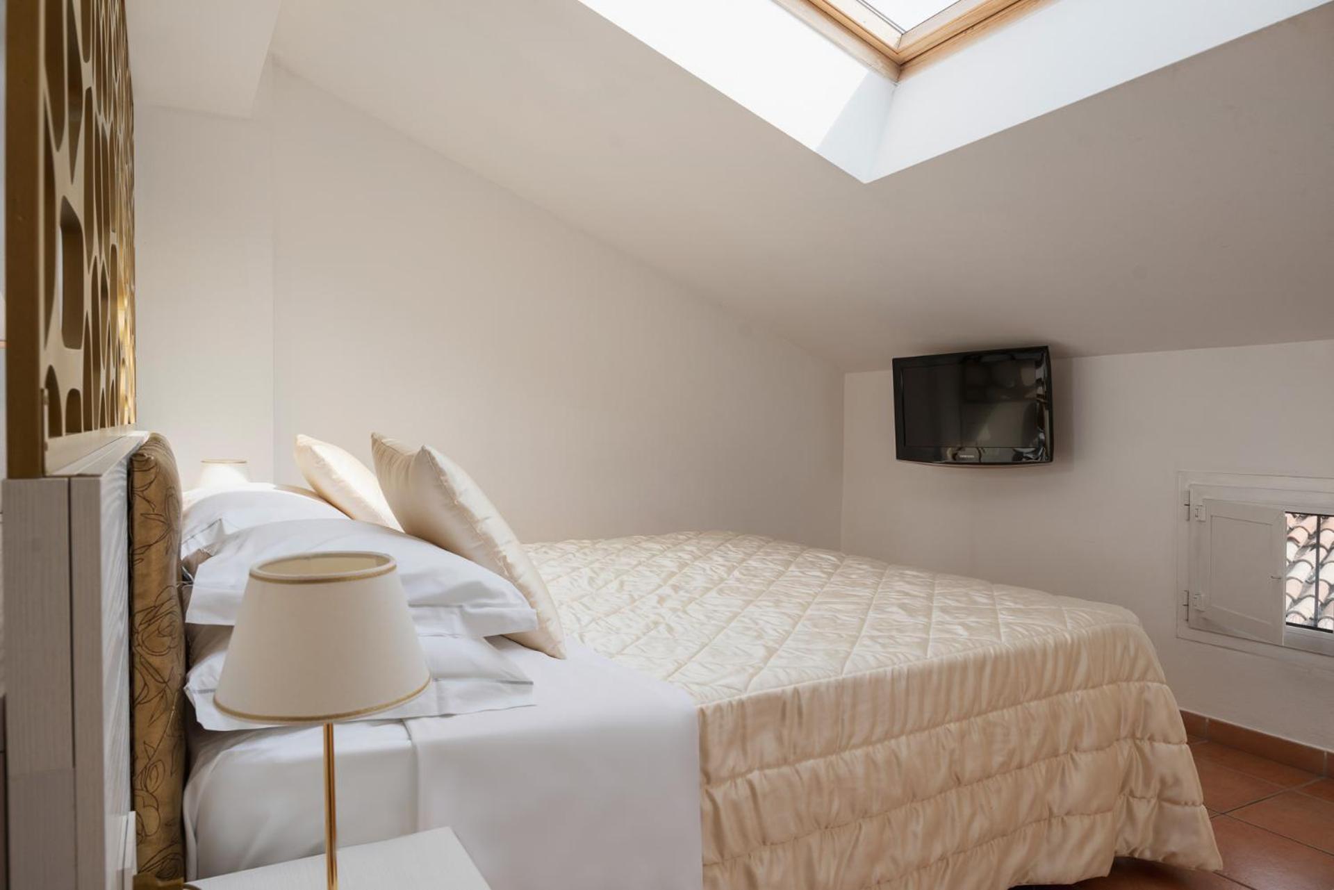 Double Loft Room - Photo 1