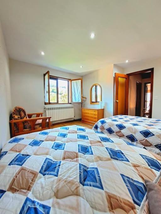 Three-Bedroom House photo 2
