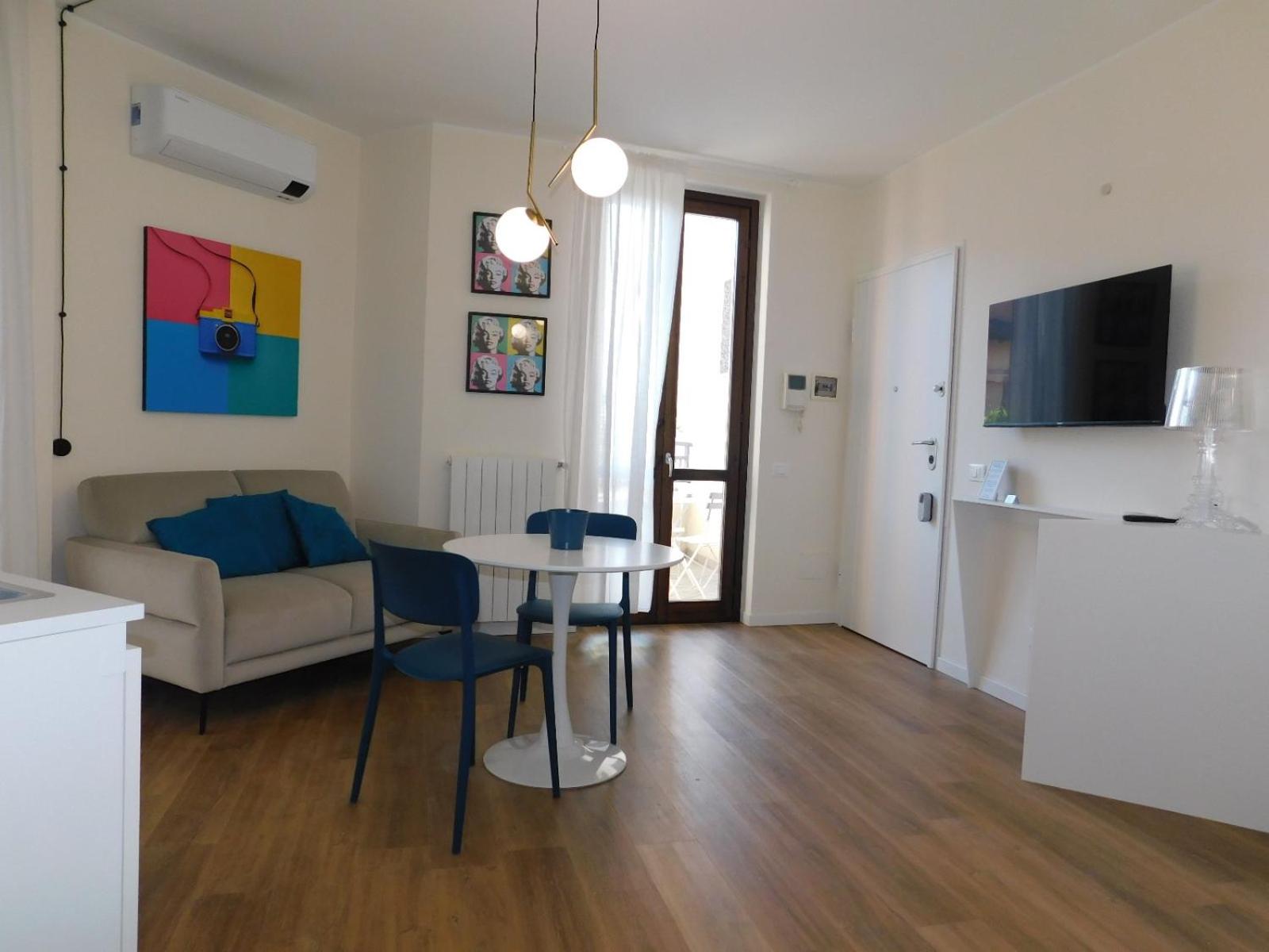 Studio Apartment photo 2