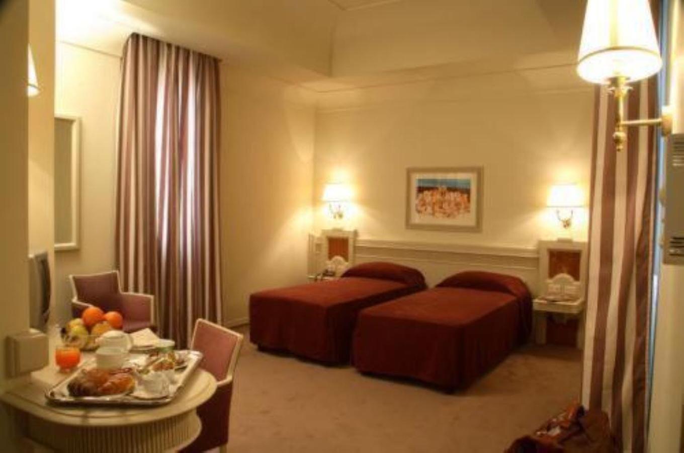 Standard Twin Room - Non-Smoking - Photo 1