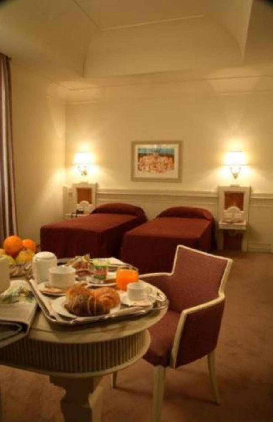 Standard Twin Room - Non-Smoking - Photo 3