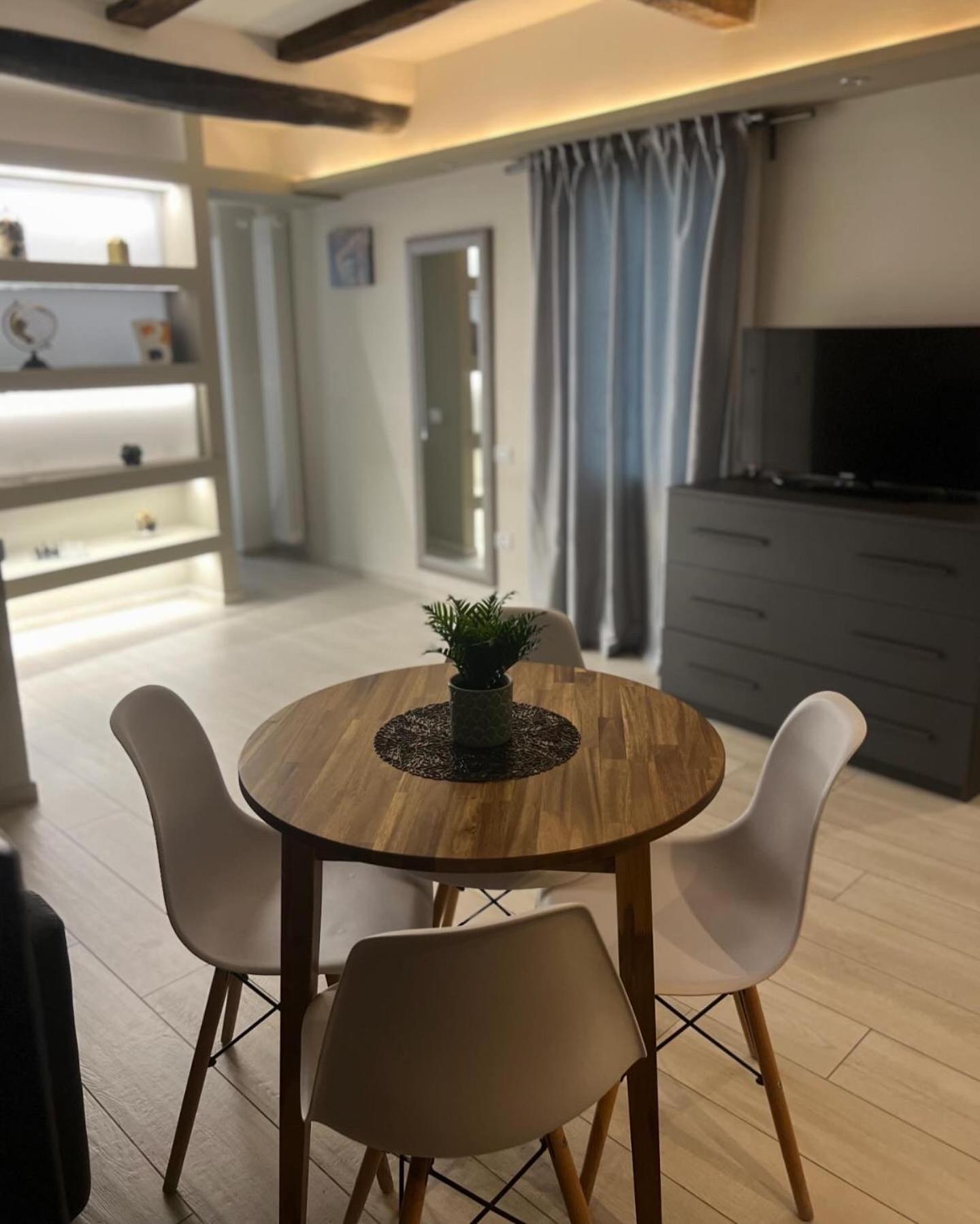 One-Bedroom Apartment - Photo 10