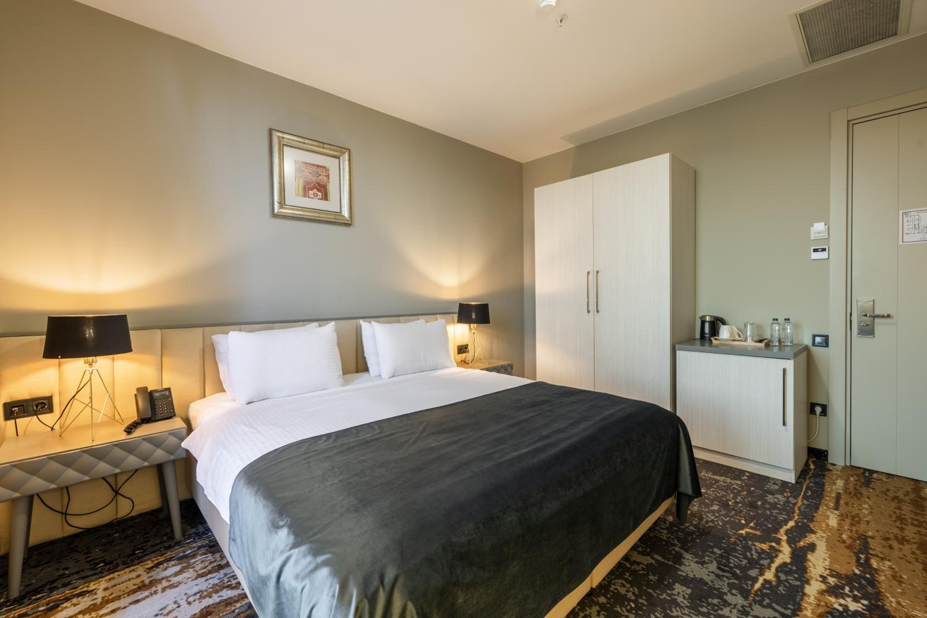 Standard Double Or Twin Room With Balcony - Photo 5