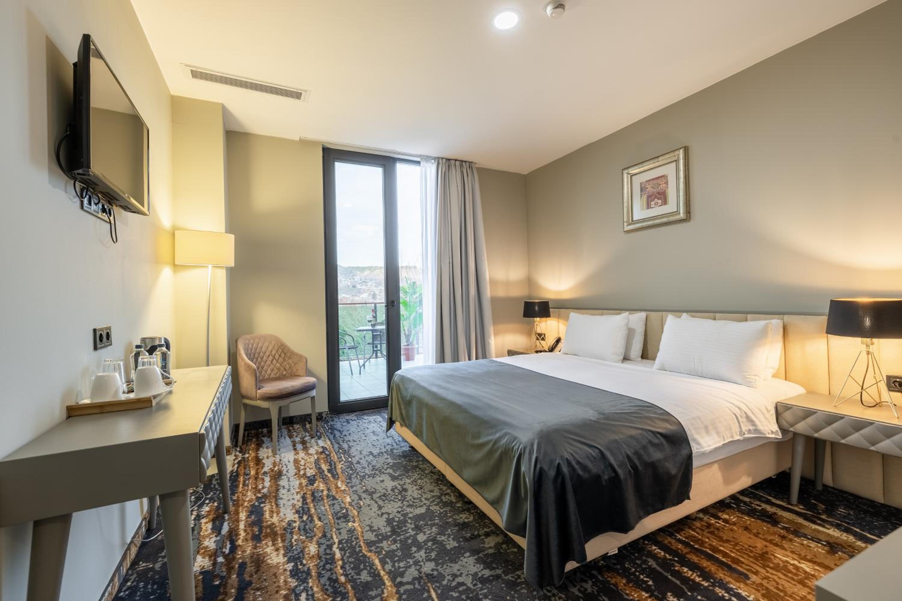 Standard Double Or Twin Room With Balcony - Photo 1