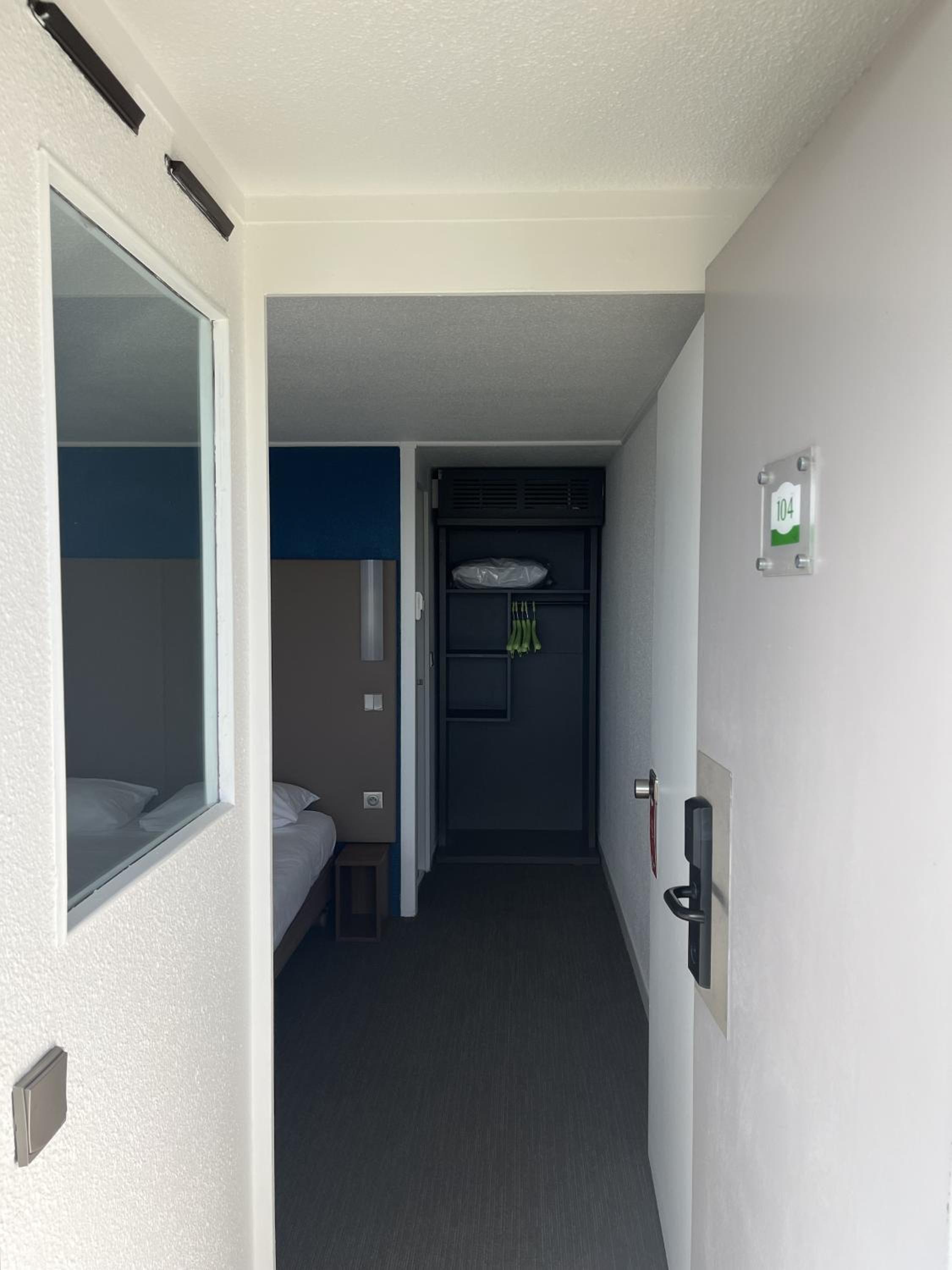 Double Room with One Double Bed - Photo 1