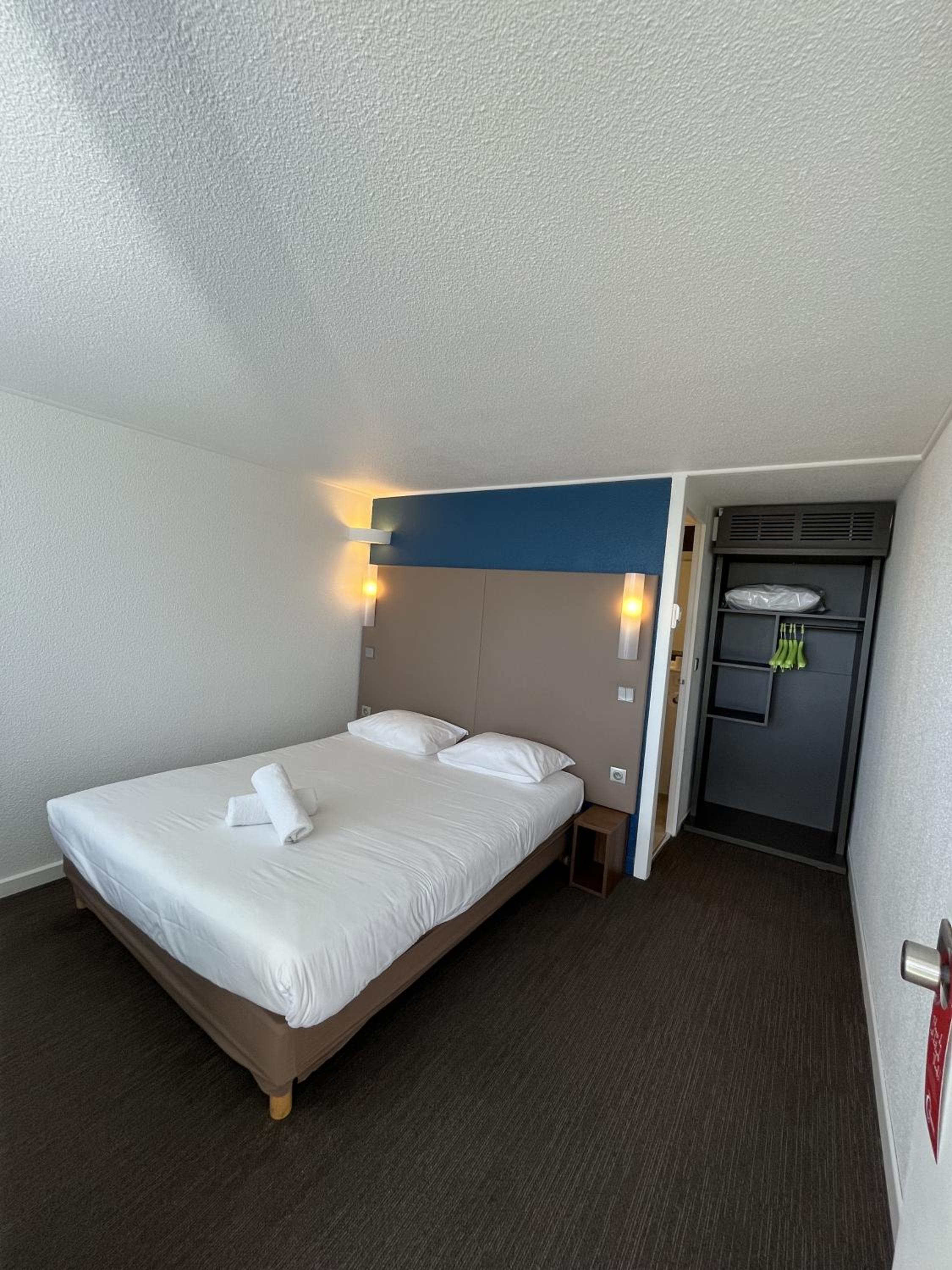 Double Room with One Double Bed - Photo 5