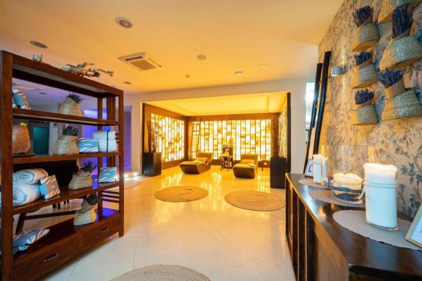 Prestige King Room with Spa Package - Photo 16