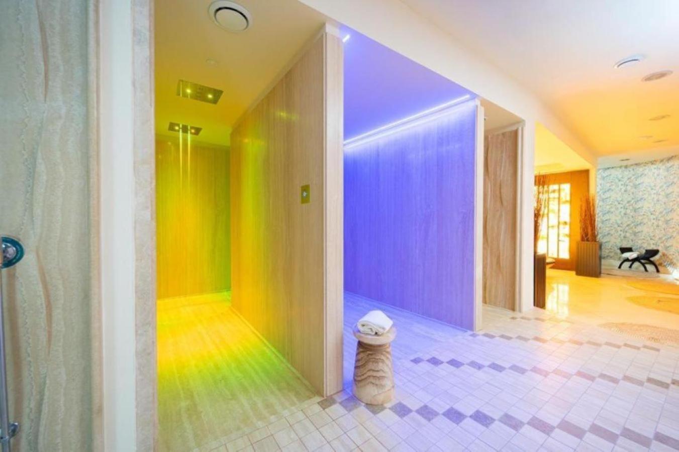 Prestige King Room with Spa Package - Photo 18