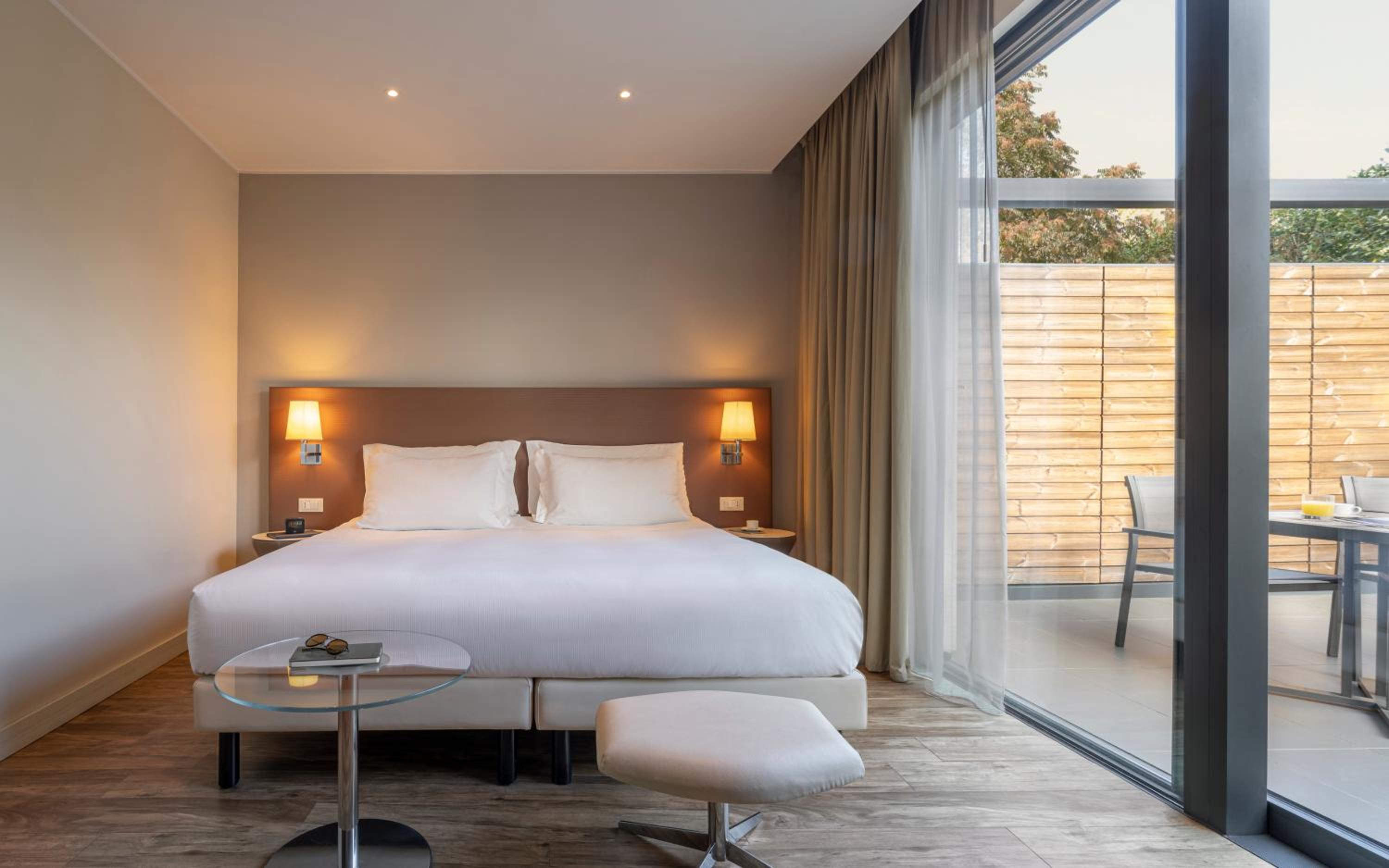 Junior King Suite with Terrace - Photo 4
