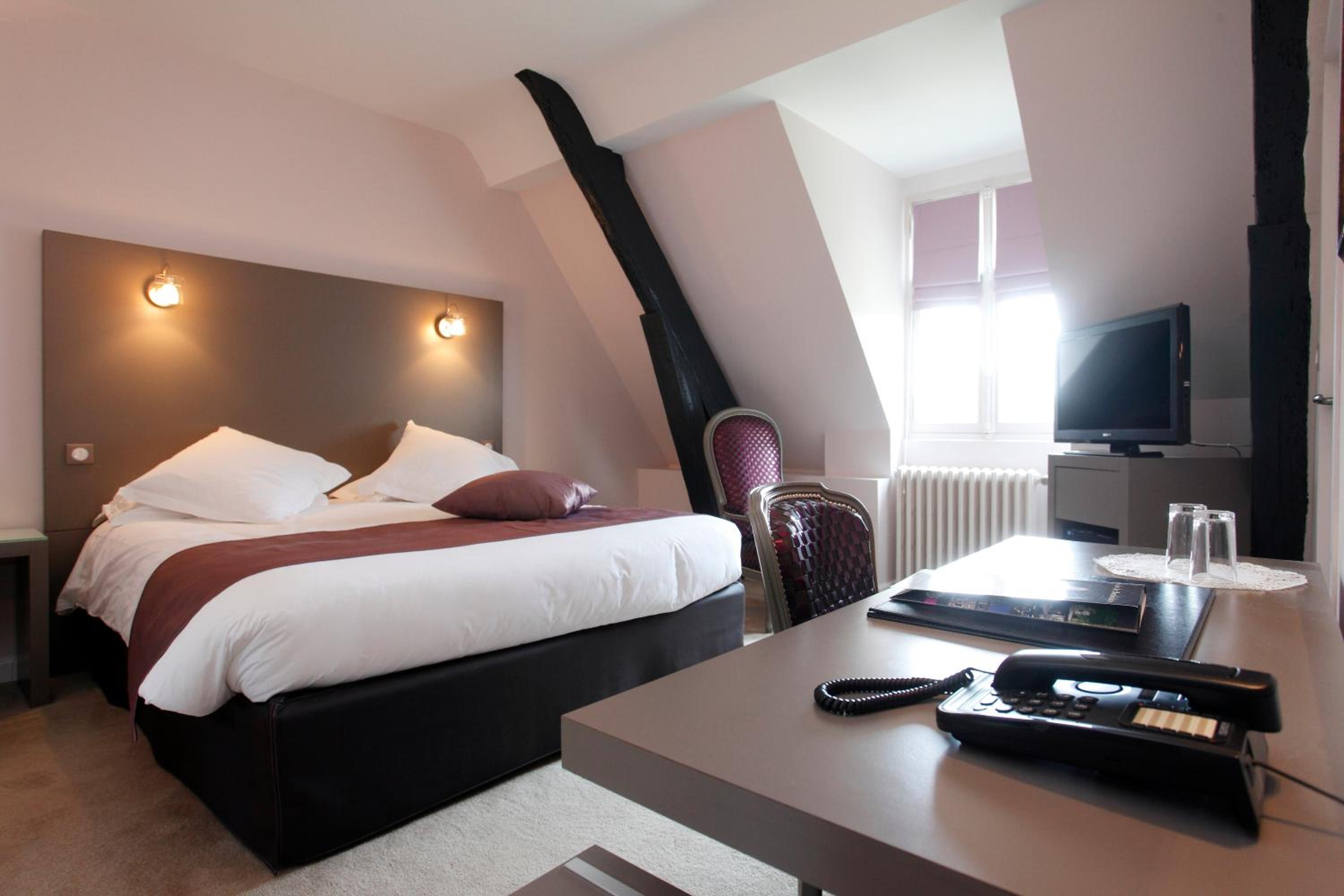 Prestige Double Room in the Castle - Photo 2