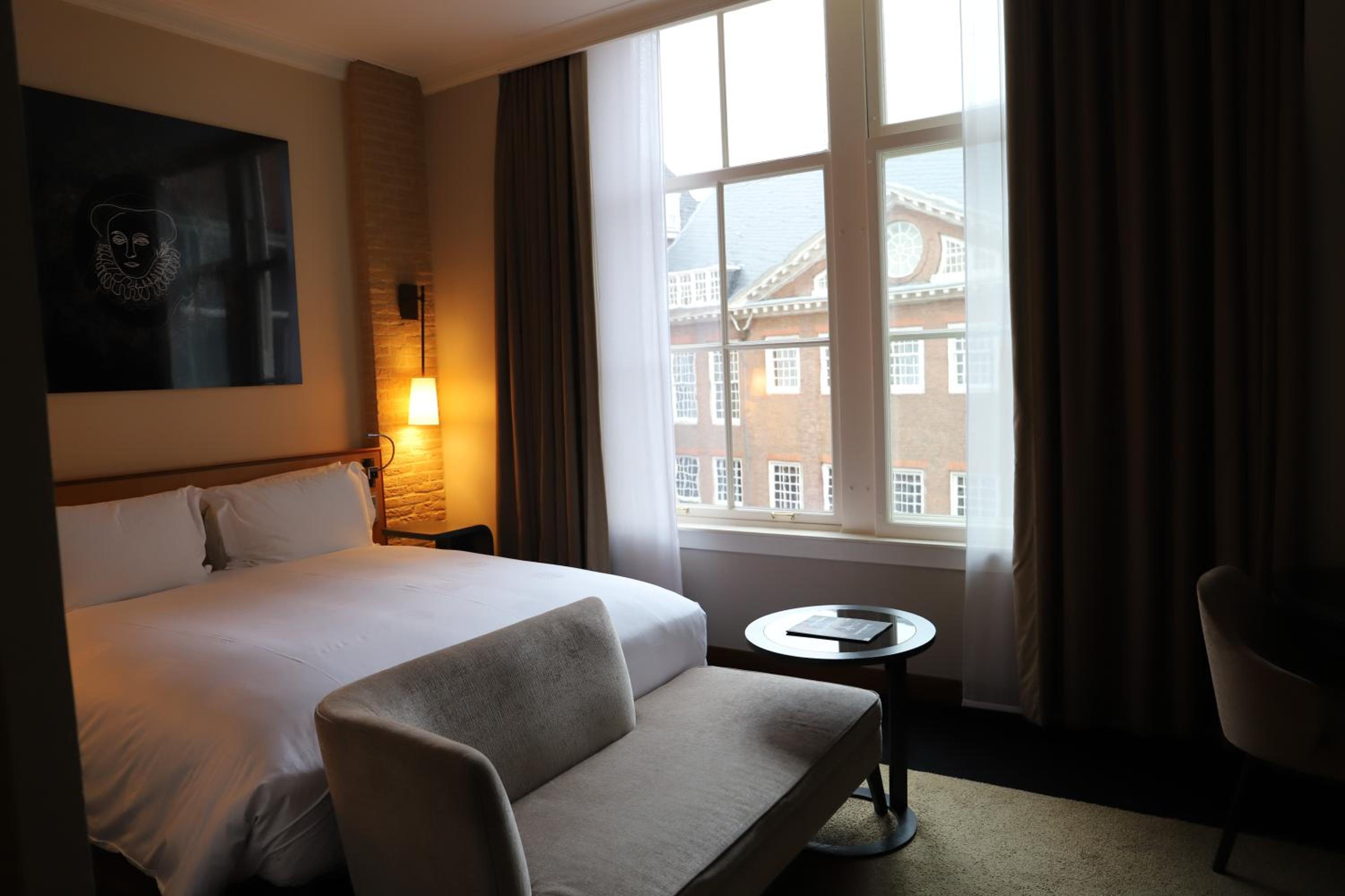 Superior Queen Room with Courtyard, Garden or City View