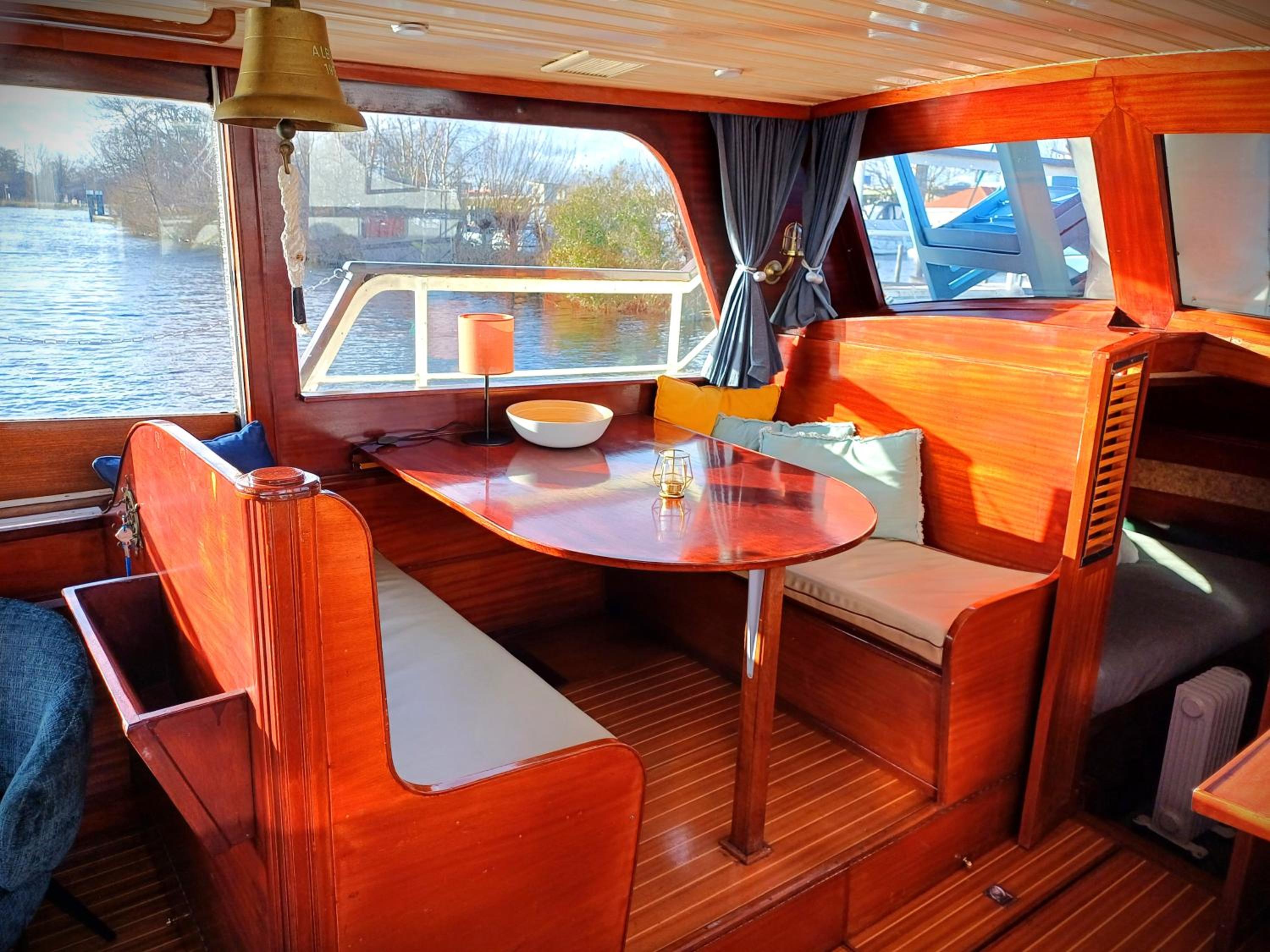Boat photo 3