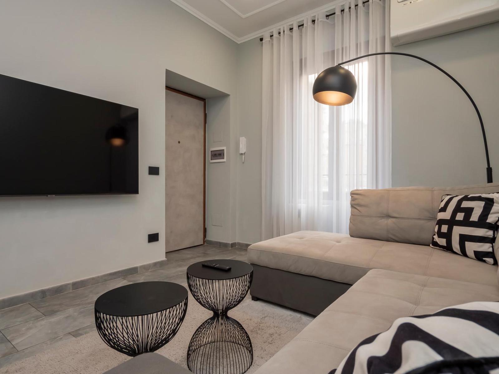 One-Bedroom Apartment - City View