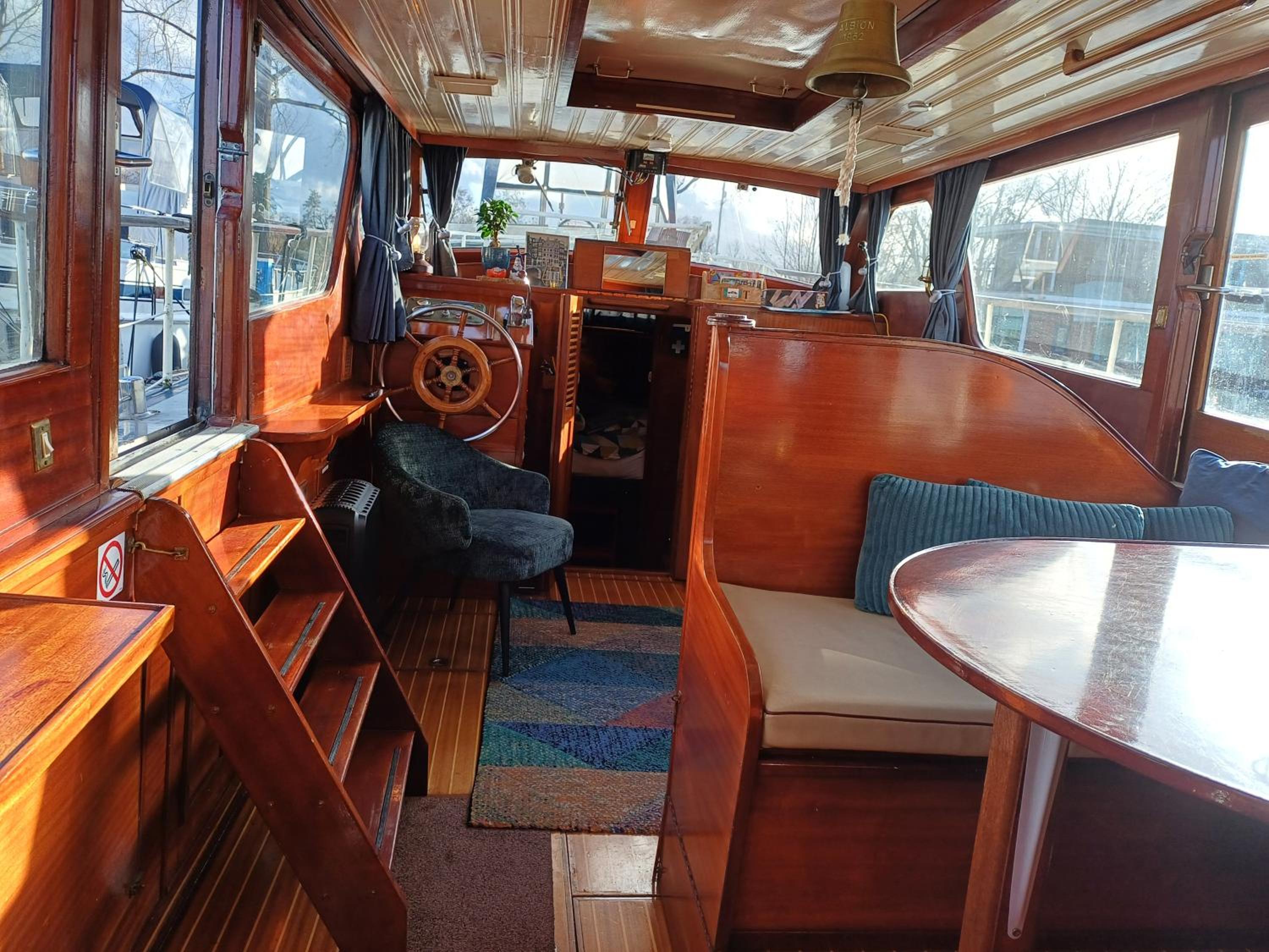 Boat photo 3