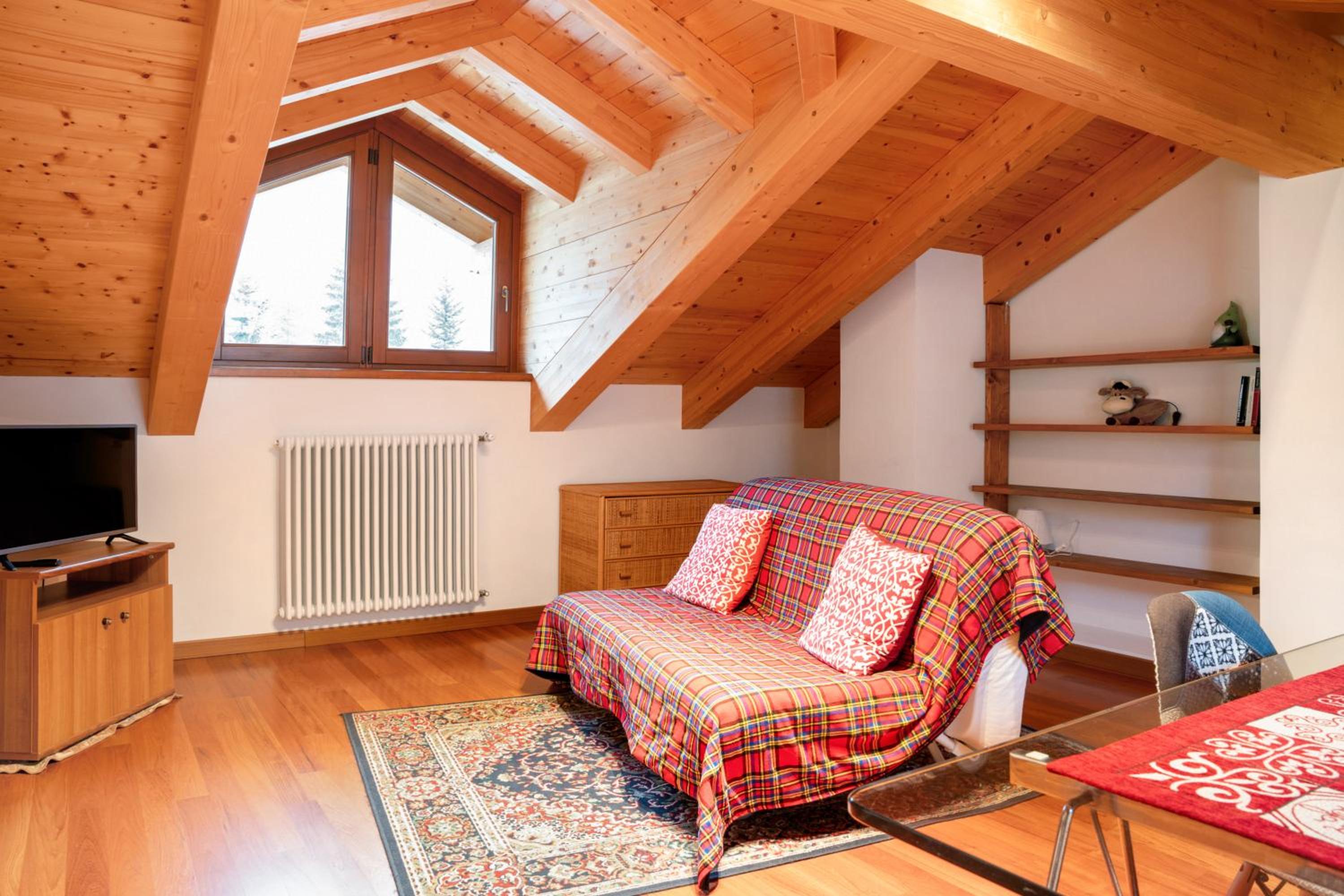 One-Bedroom Apartment with Garden View