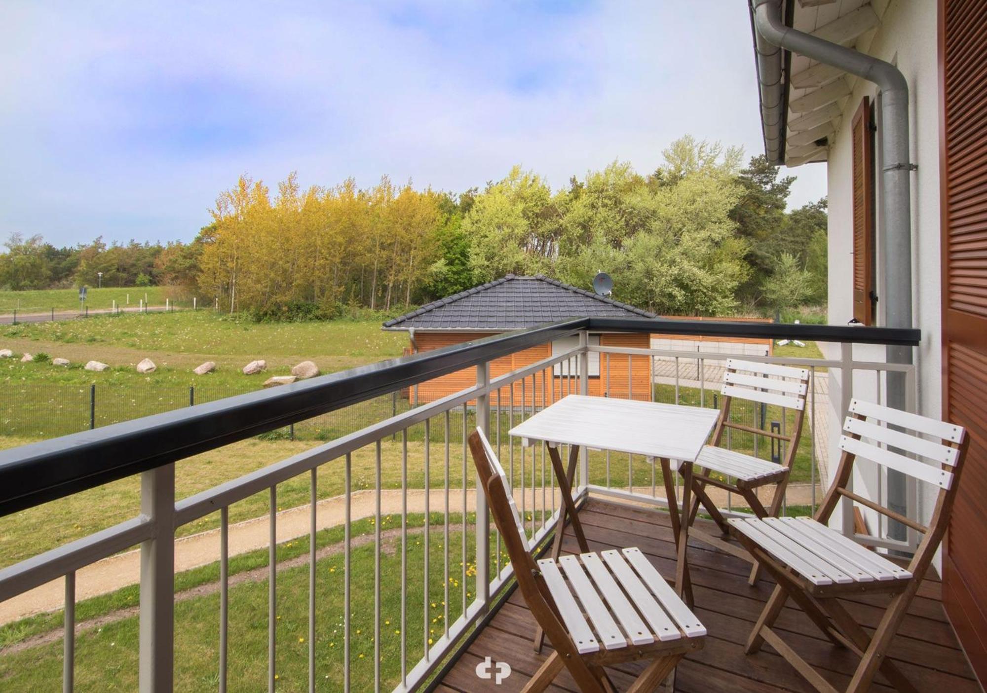 One-Bedroom Apartment with Balcony photo 2