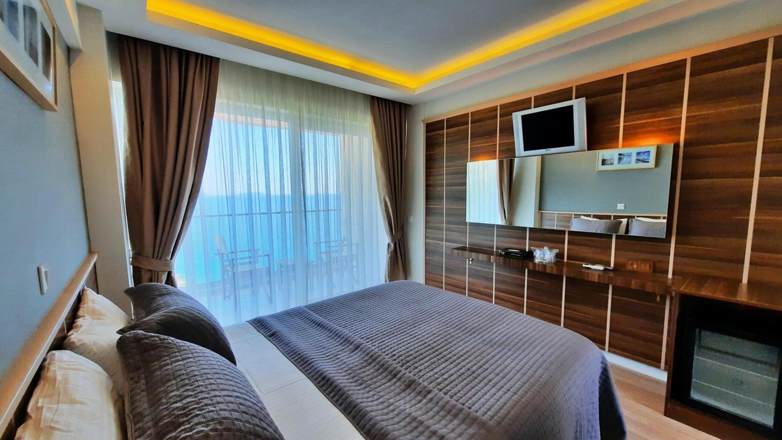 Standard Double Room with Sea View - Photo 20