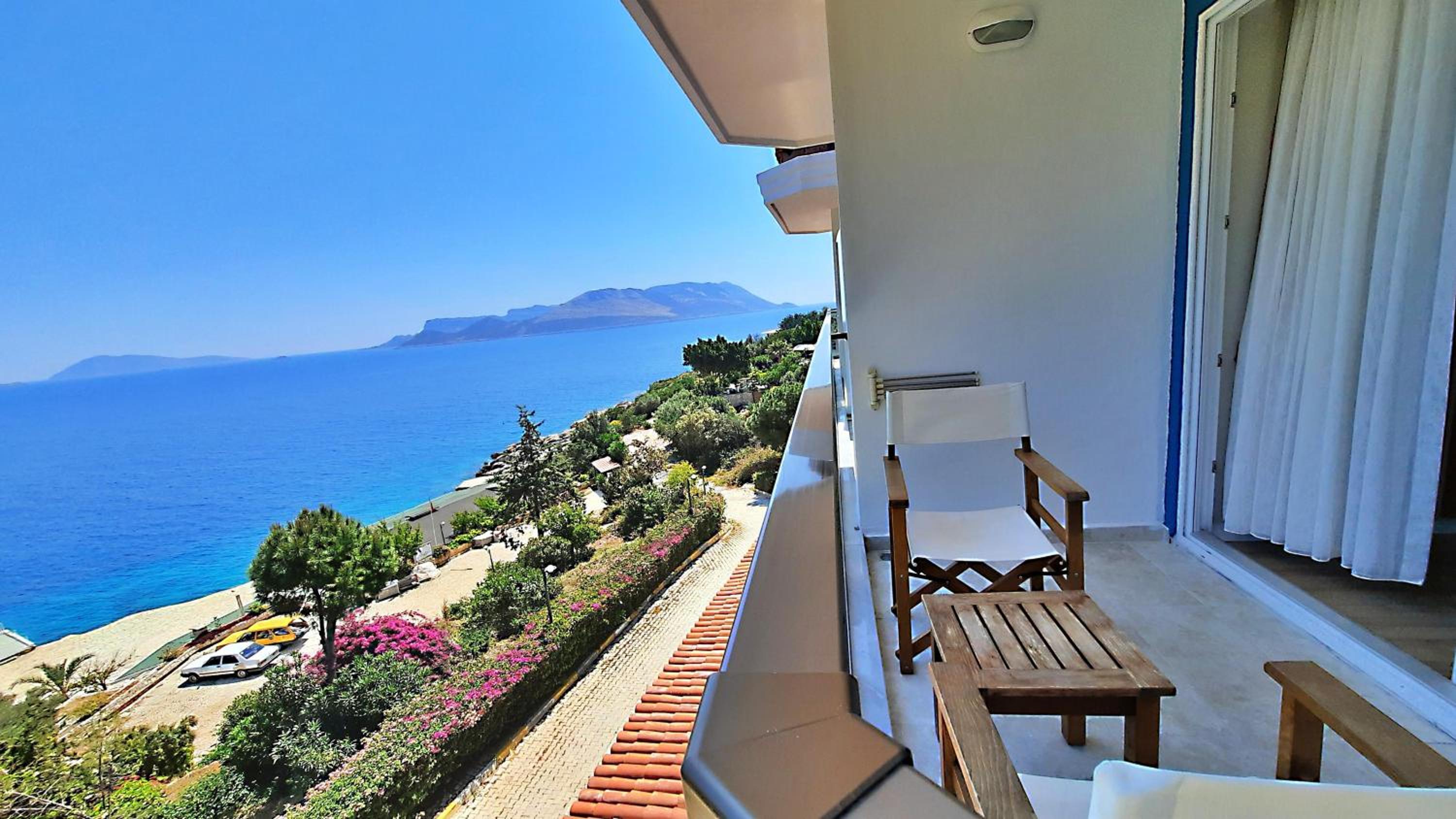 Standard Double Room with Sea View - Photo 16