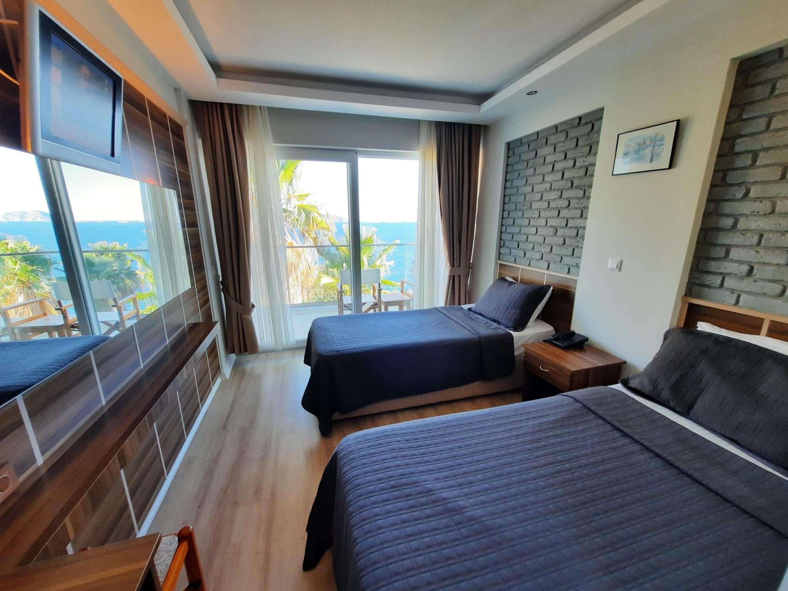 Standard Twin Room with Sea View photo 1