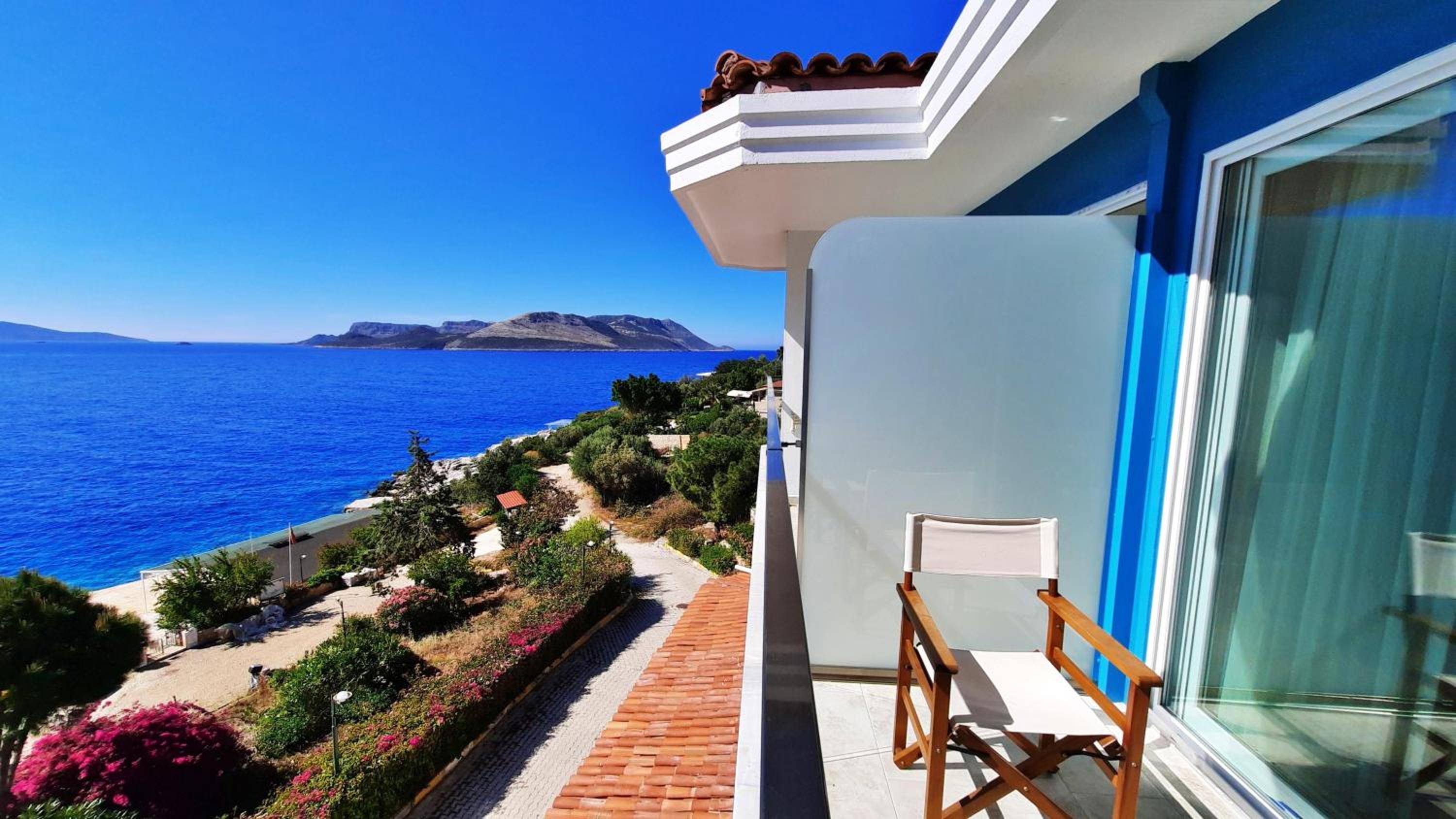 Standard Double Room with Sea View - Photo 10