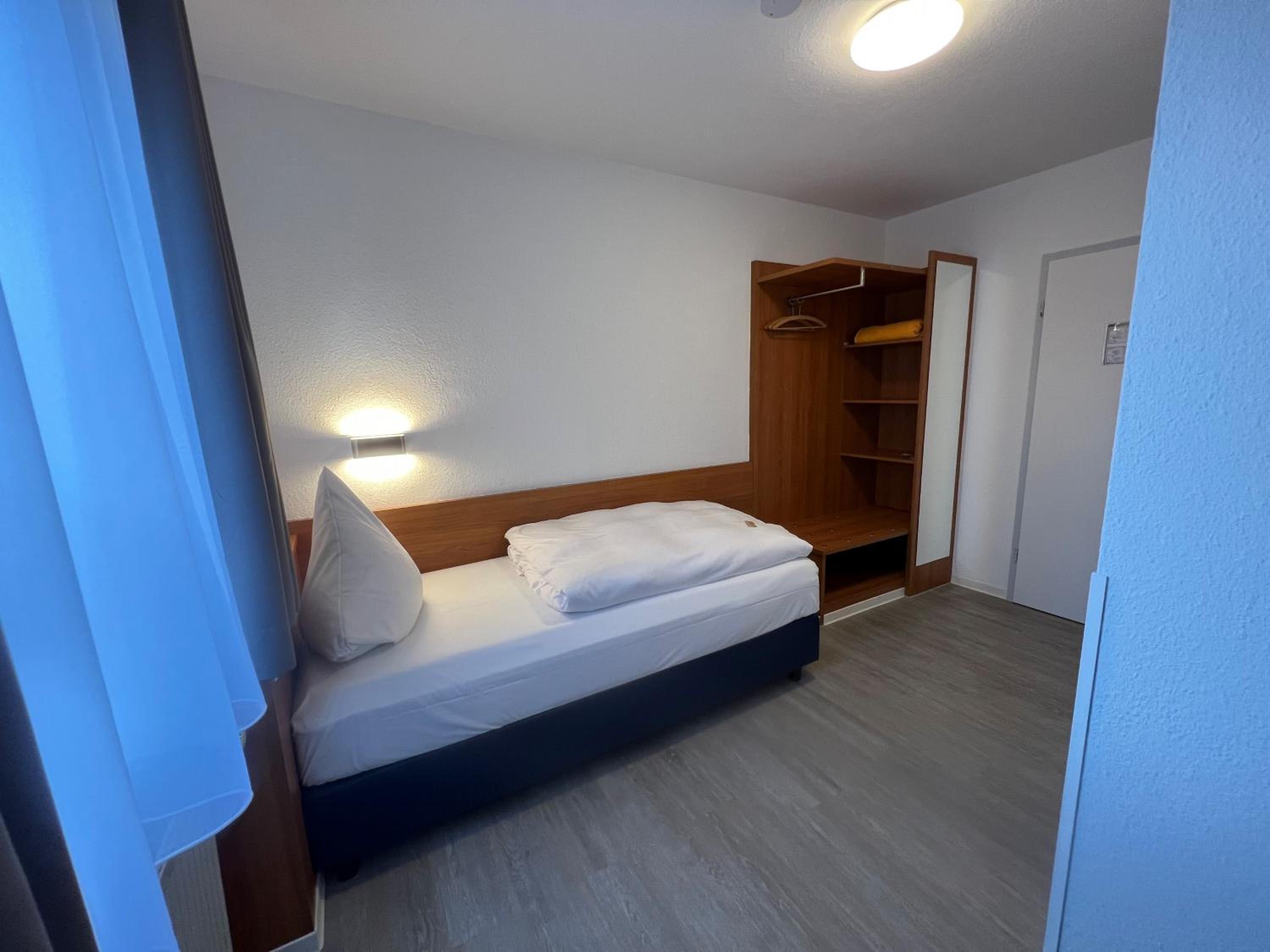 Standard Single Room photo 2