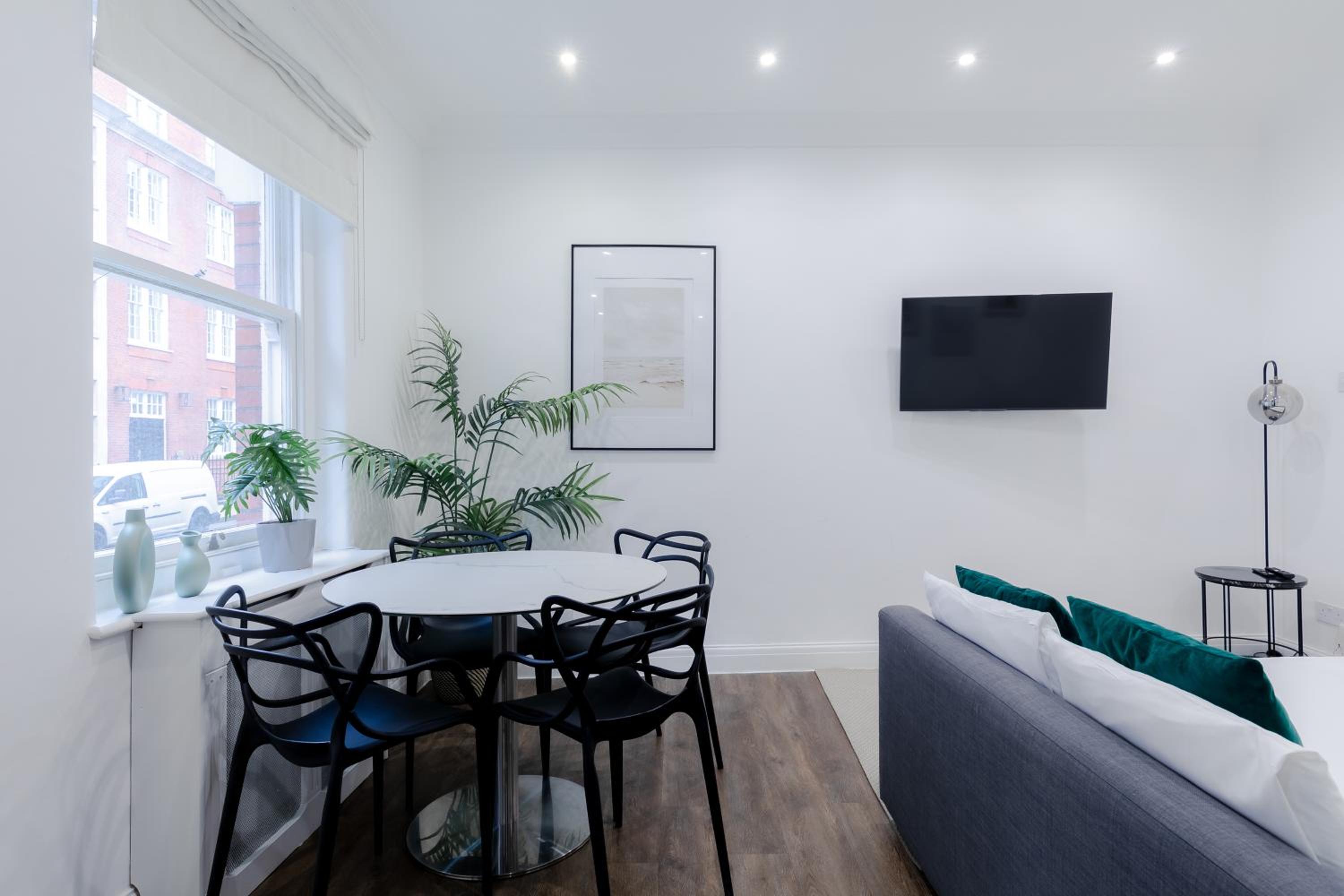 Apartment - Ground Floor photo 3