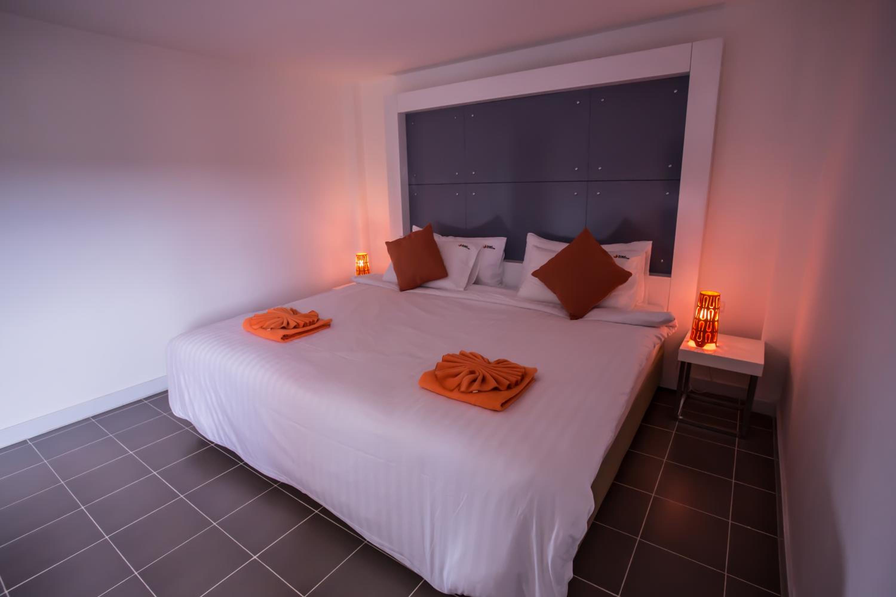 Deluxe Double or Twin Room - Photo 6