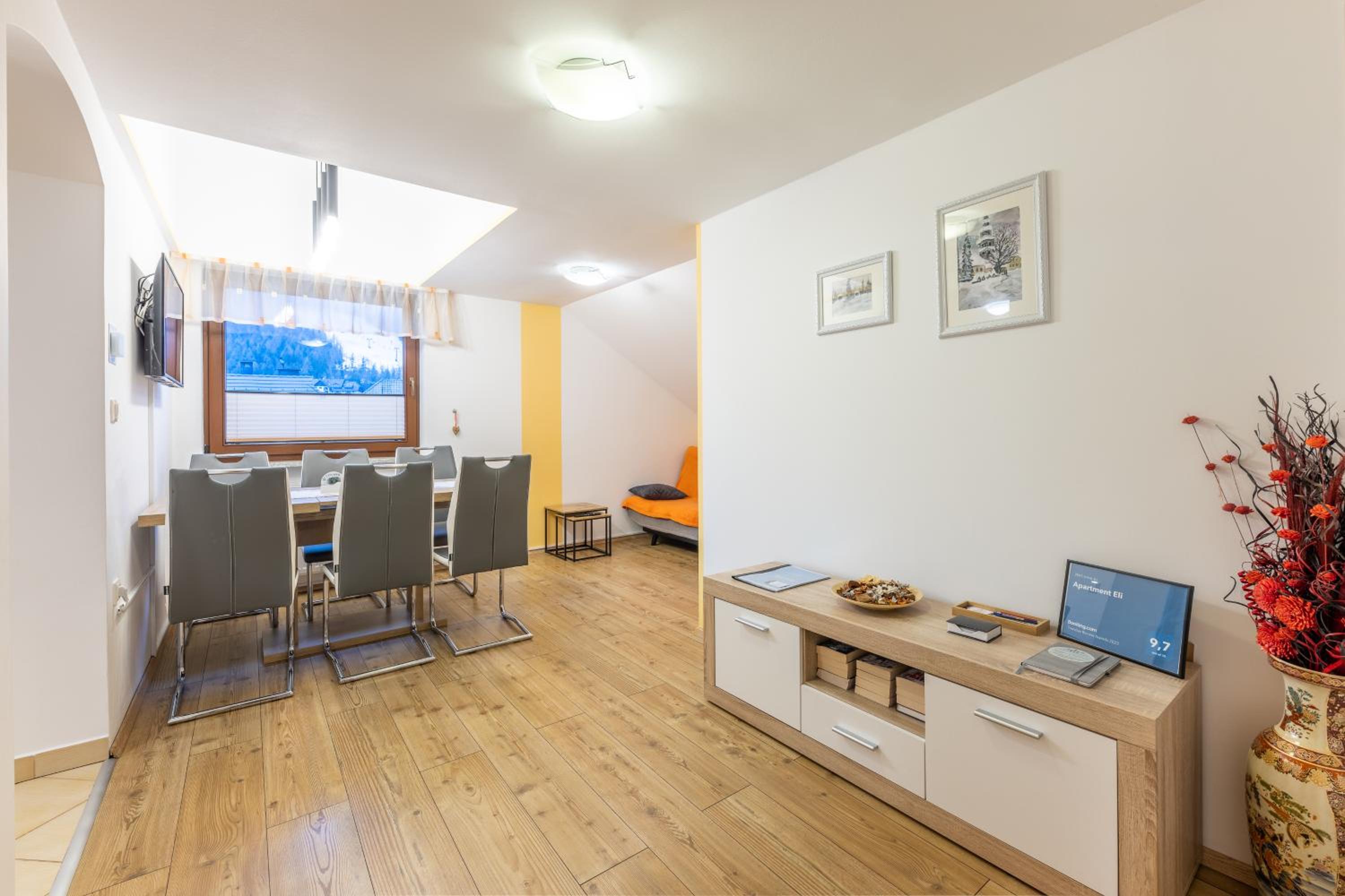 Three-Bedroom Apartment photo 1