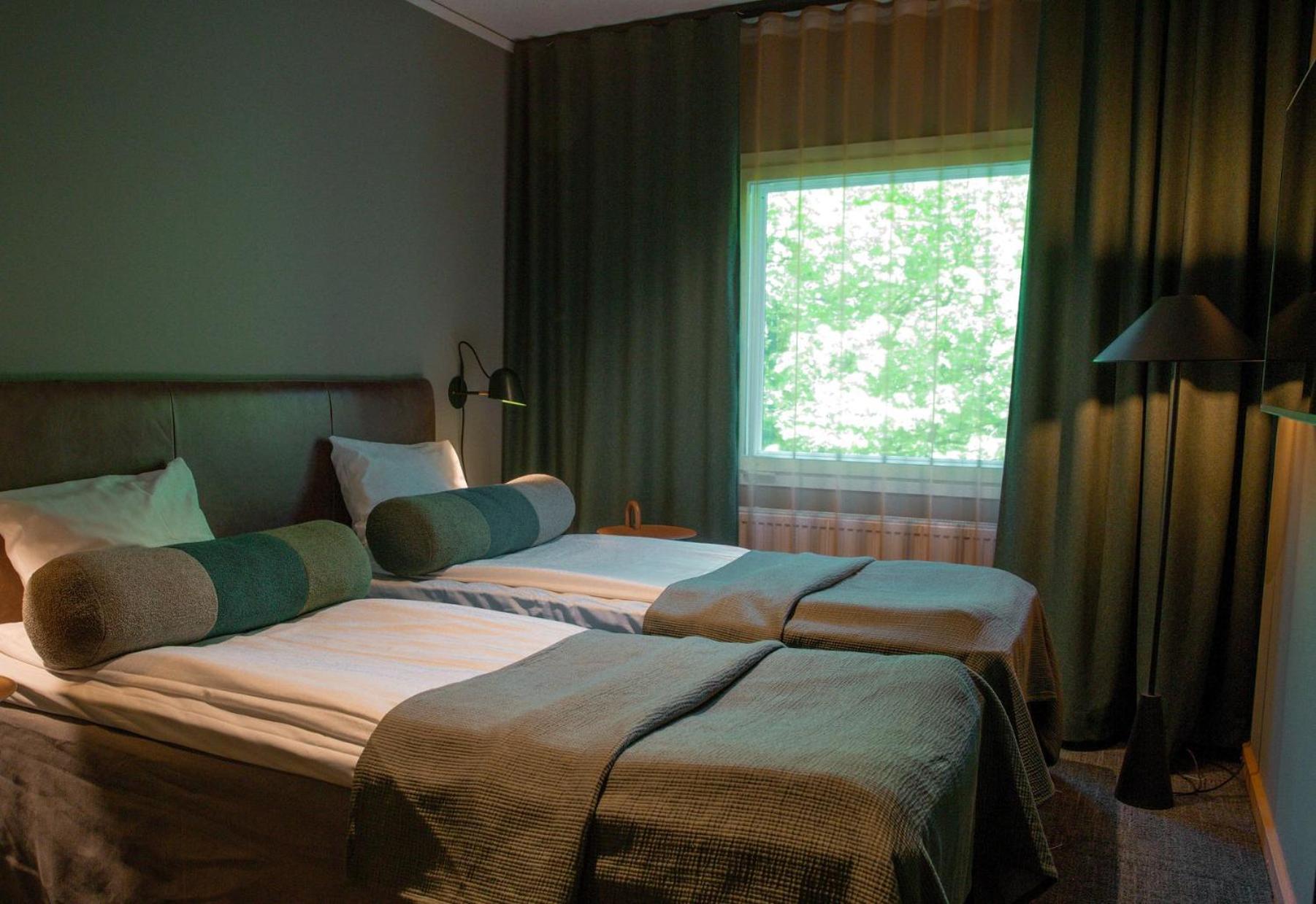 Standard Twin Room - Photo 3