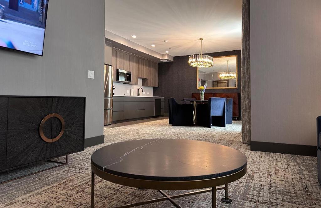 Penthouse King Suite