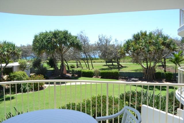 Two-Bedroom Apartment with Pool View photo 3