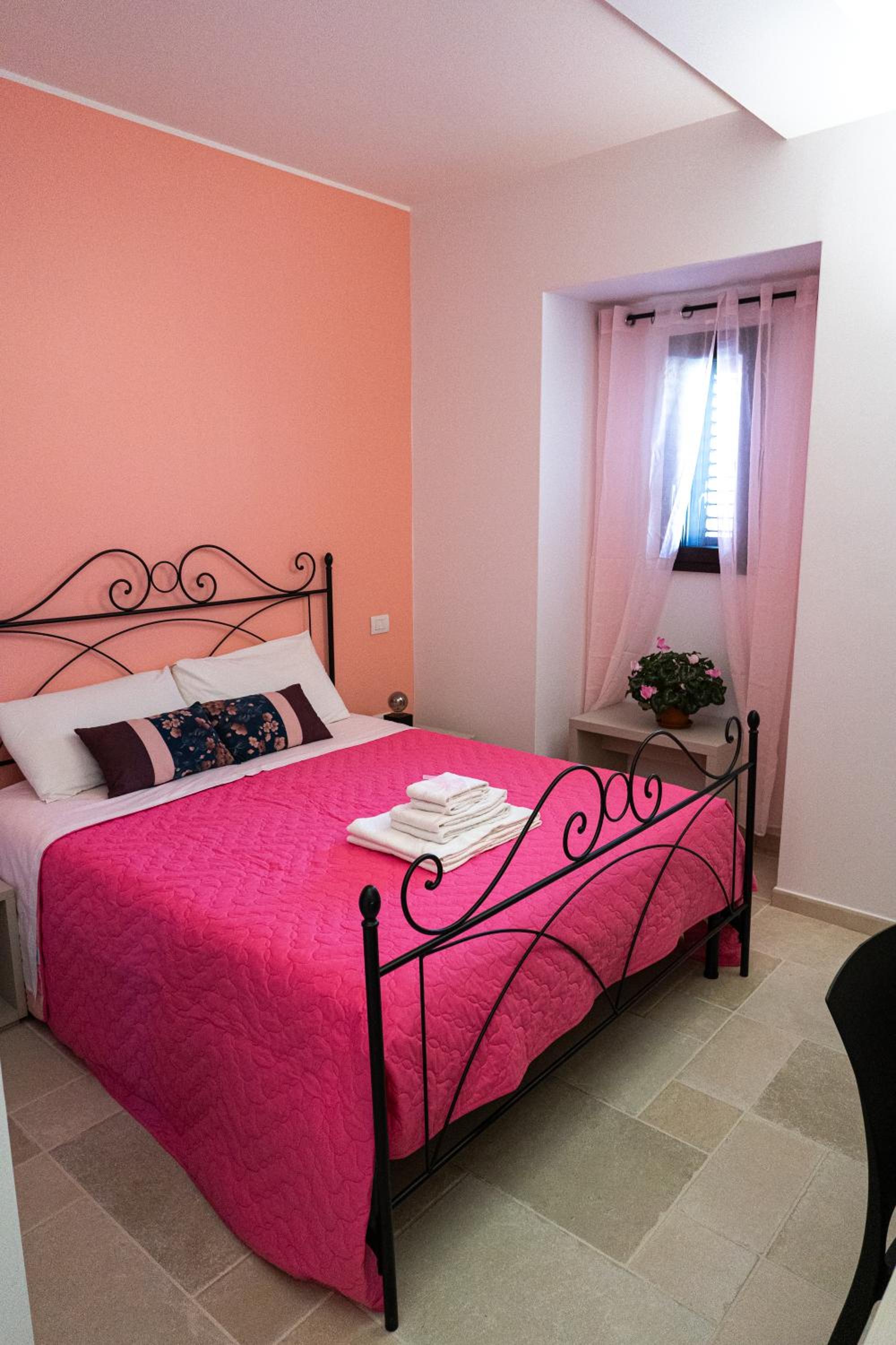 Economy Double Room - Photo 2