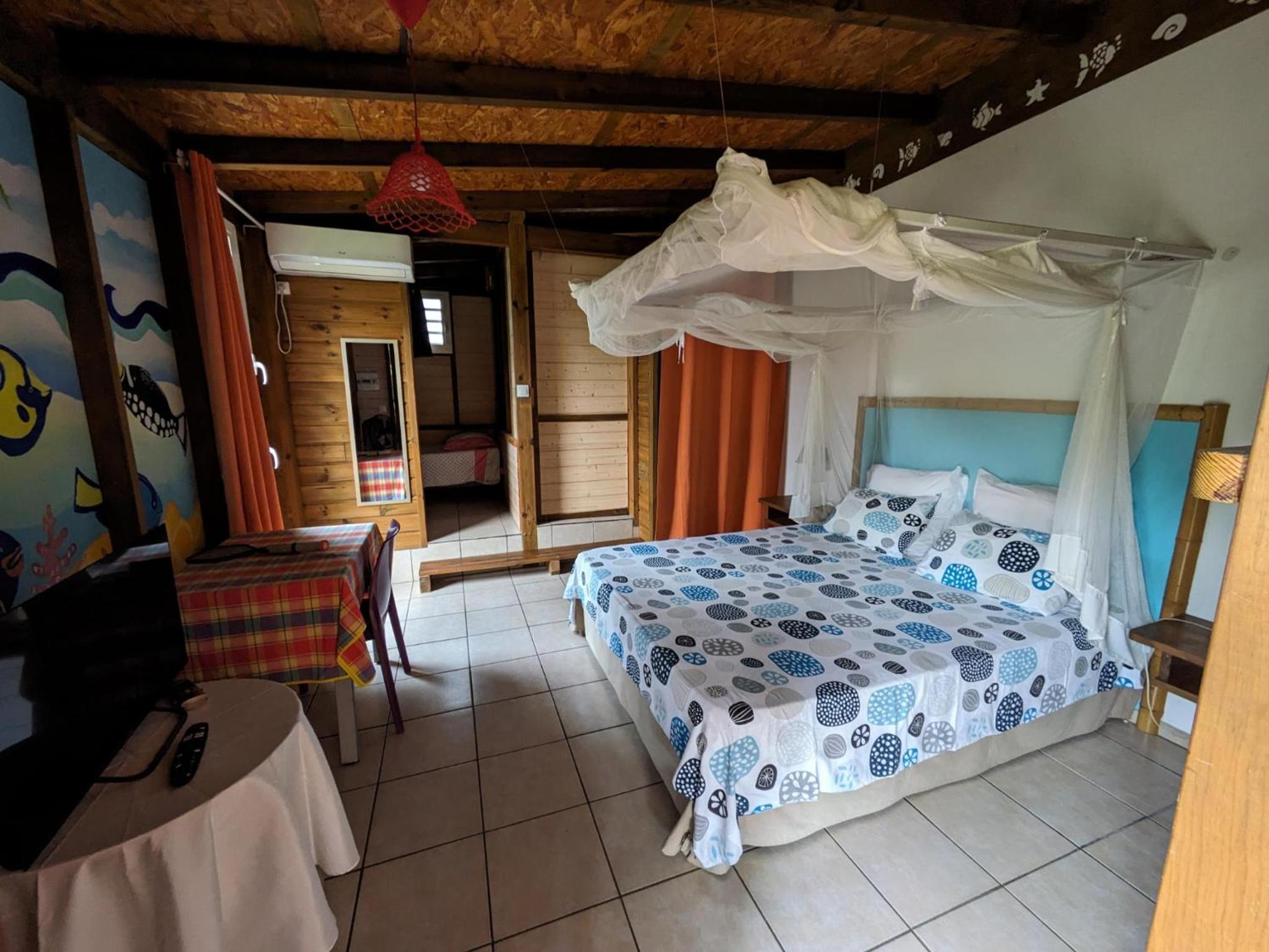 One-Bedroom House photo 1