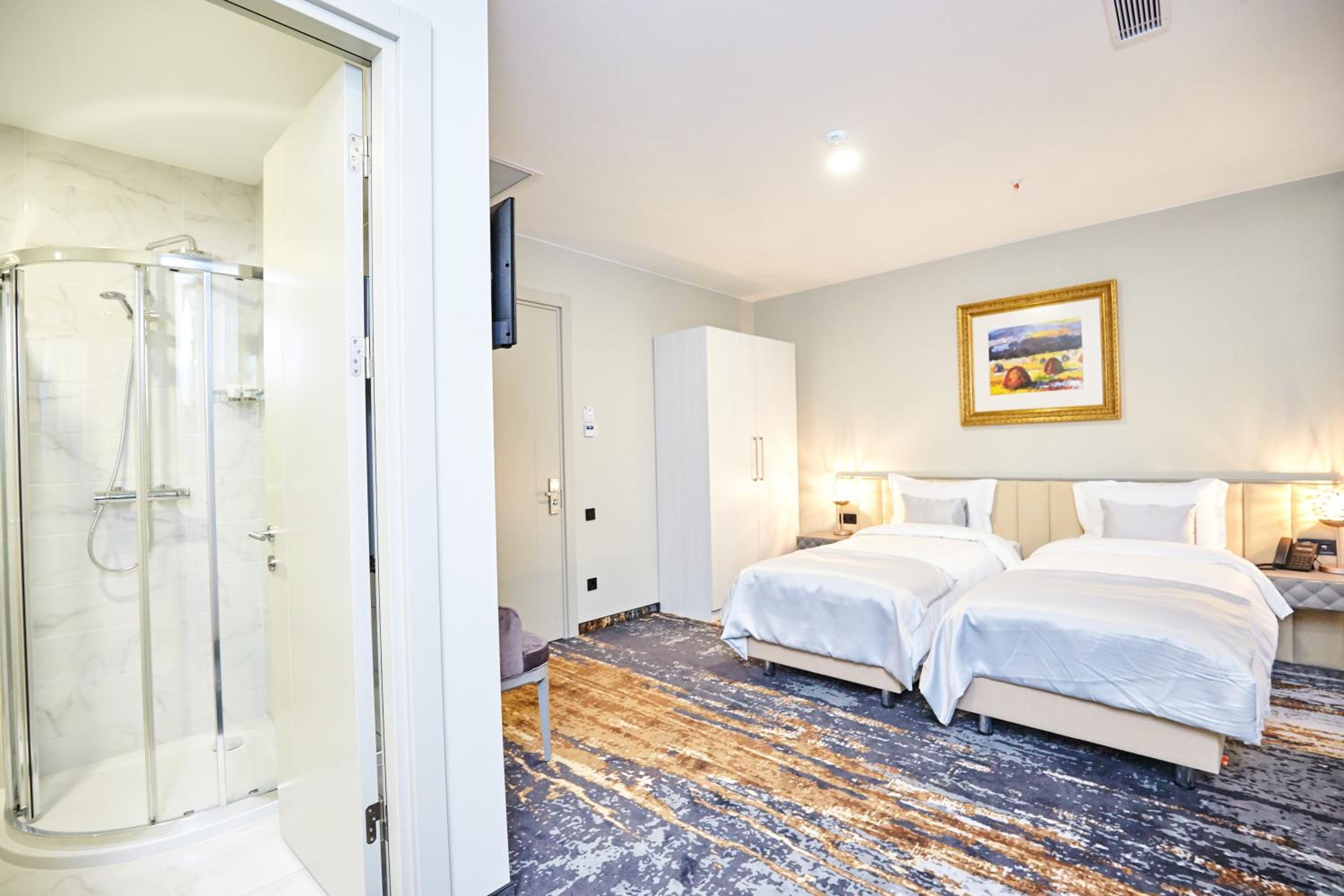Standard Triple Room - Photo 4