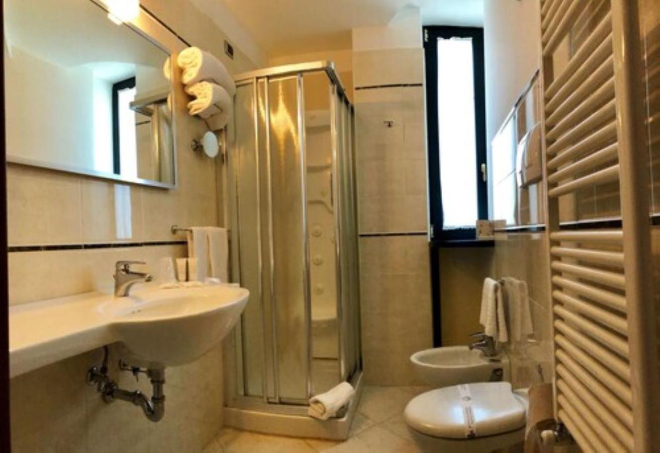 Standard Queen Room - Non-Smoking - Photo 2