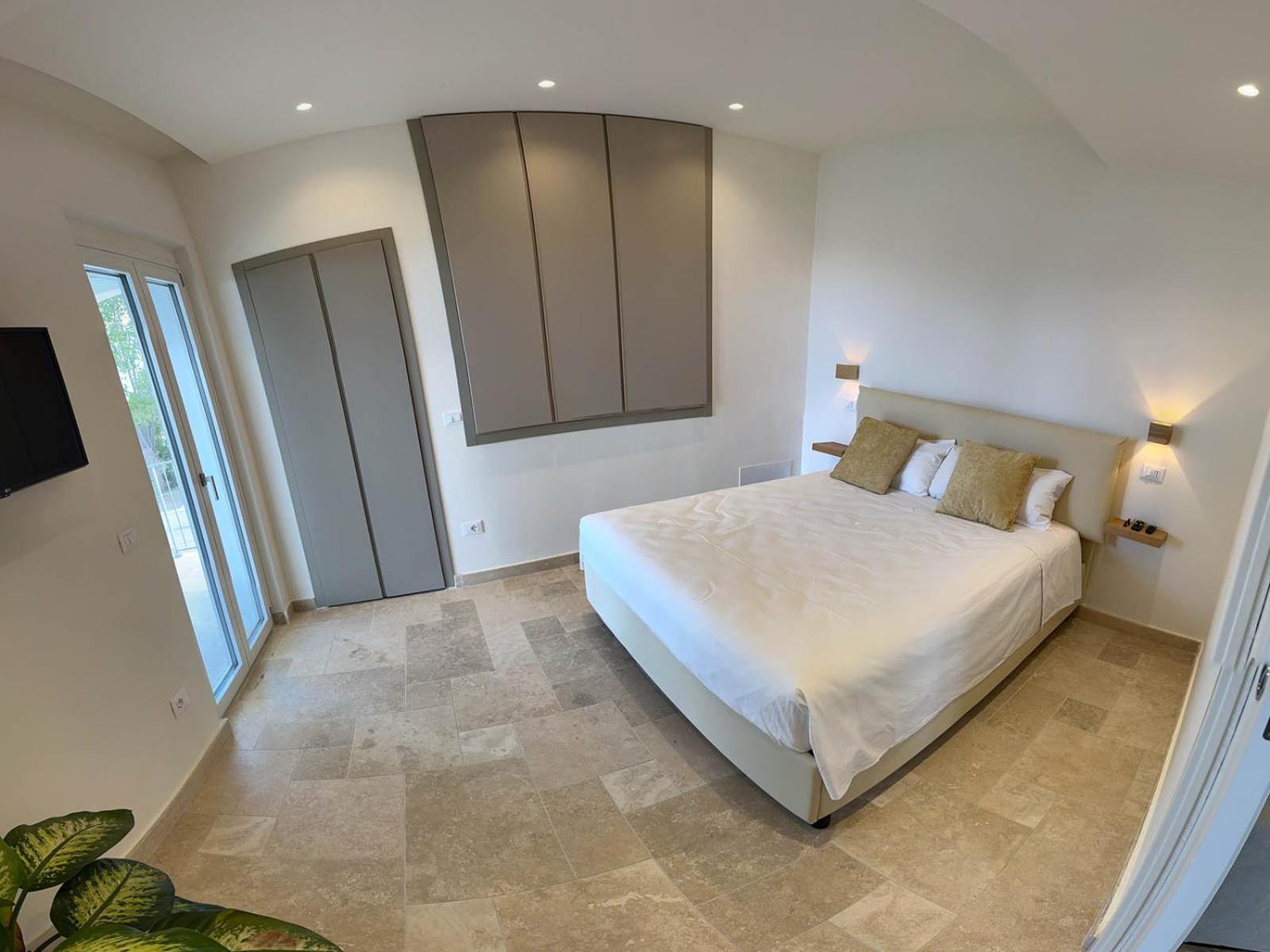 Deluxe Suite with Sea View photo 2